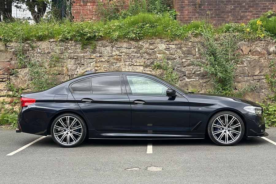 2017 BMW 5 Series photo 6