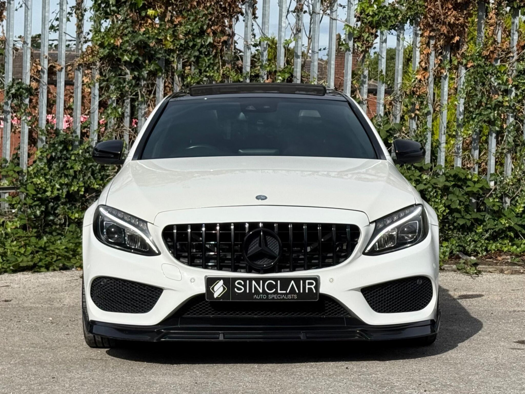 Mercedes-Benz C Class photo 2
