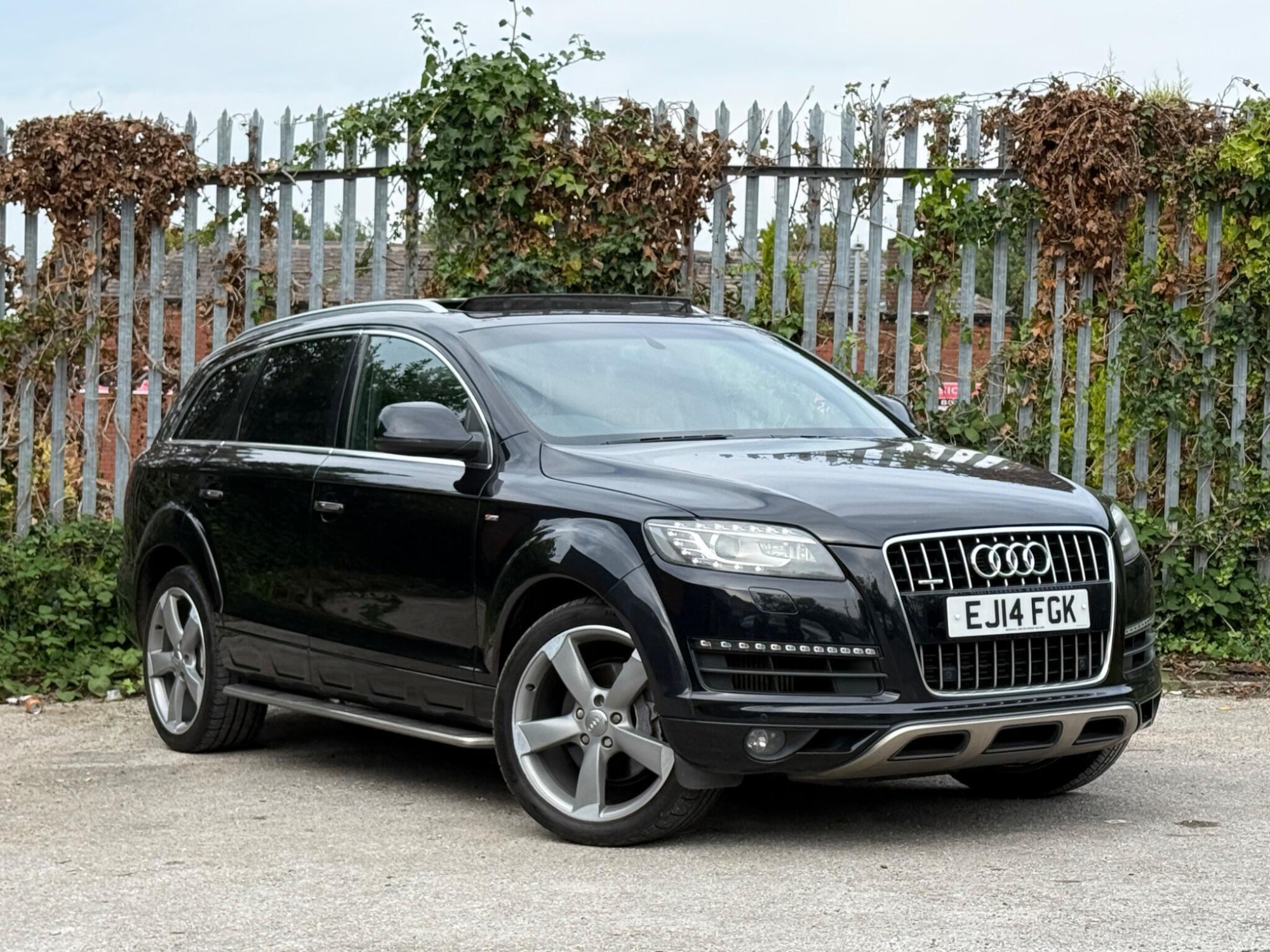 2014 Audi Q7 3.0 TDI V6 S line Style Edition Tiptronic quattro Euro 5 (s/s) 5dr for sale at Sinclair Auto Specialists