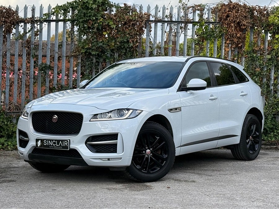 2017 Jaguar F-PACE photo 3