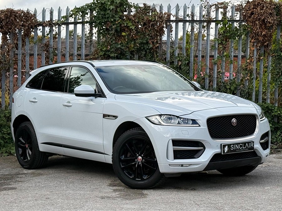 2017 Jaguar F-PACE photo 1