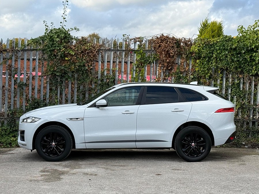 2017 Jaguar F-PACE photo 5