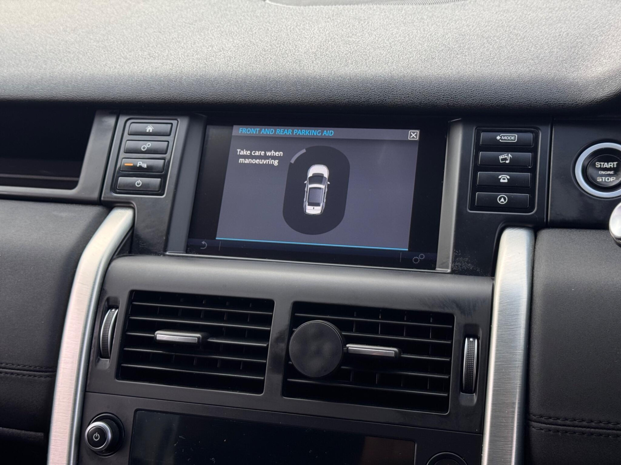 2017 Land Rover Discovery Sport image 13