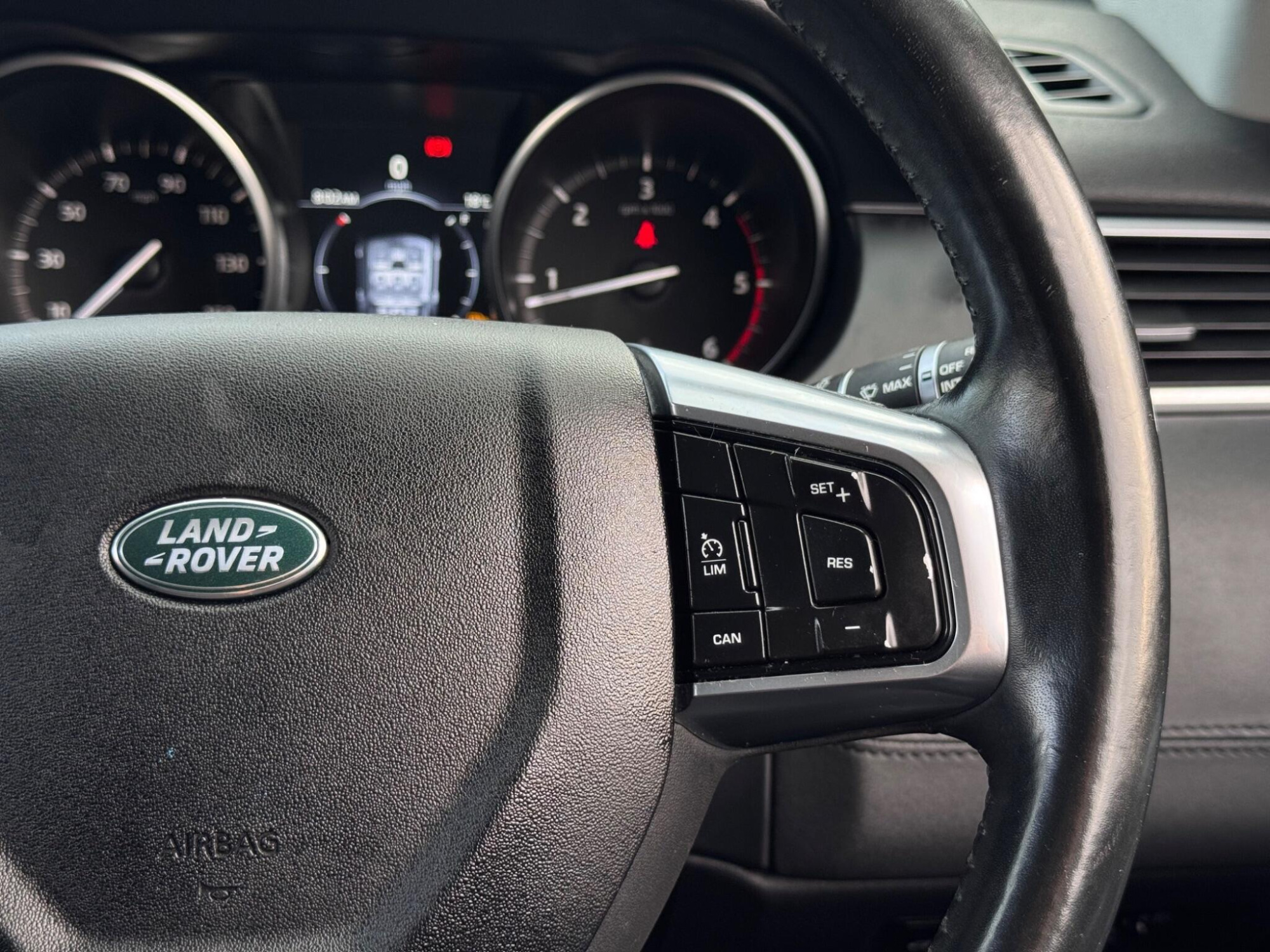 2017 Land Rover Discovery Sport image 21