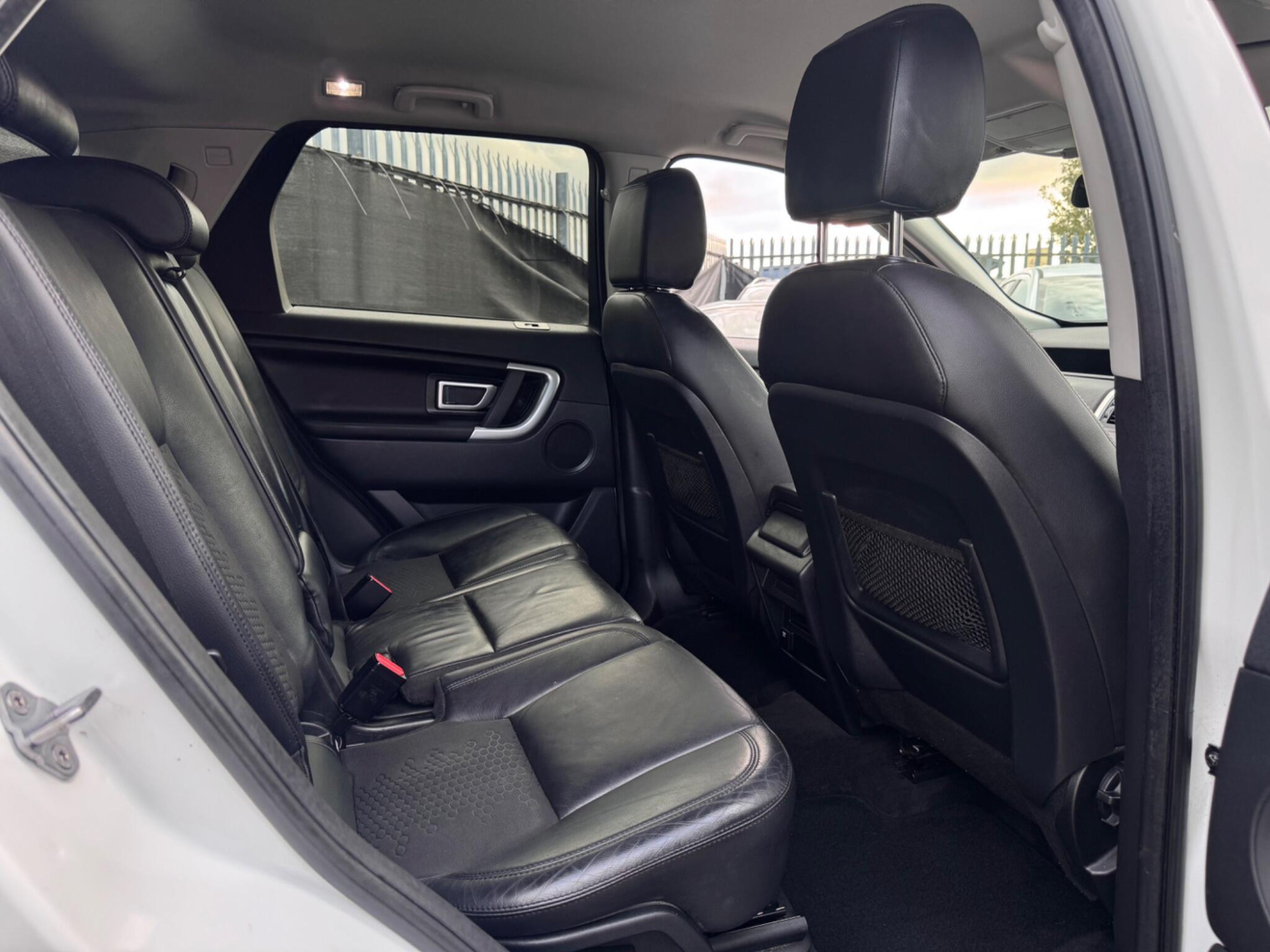2017 Land Rover Discovery Sport image 12