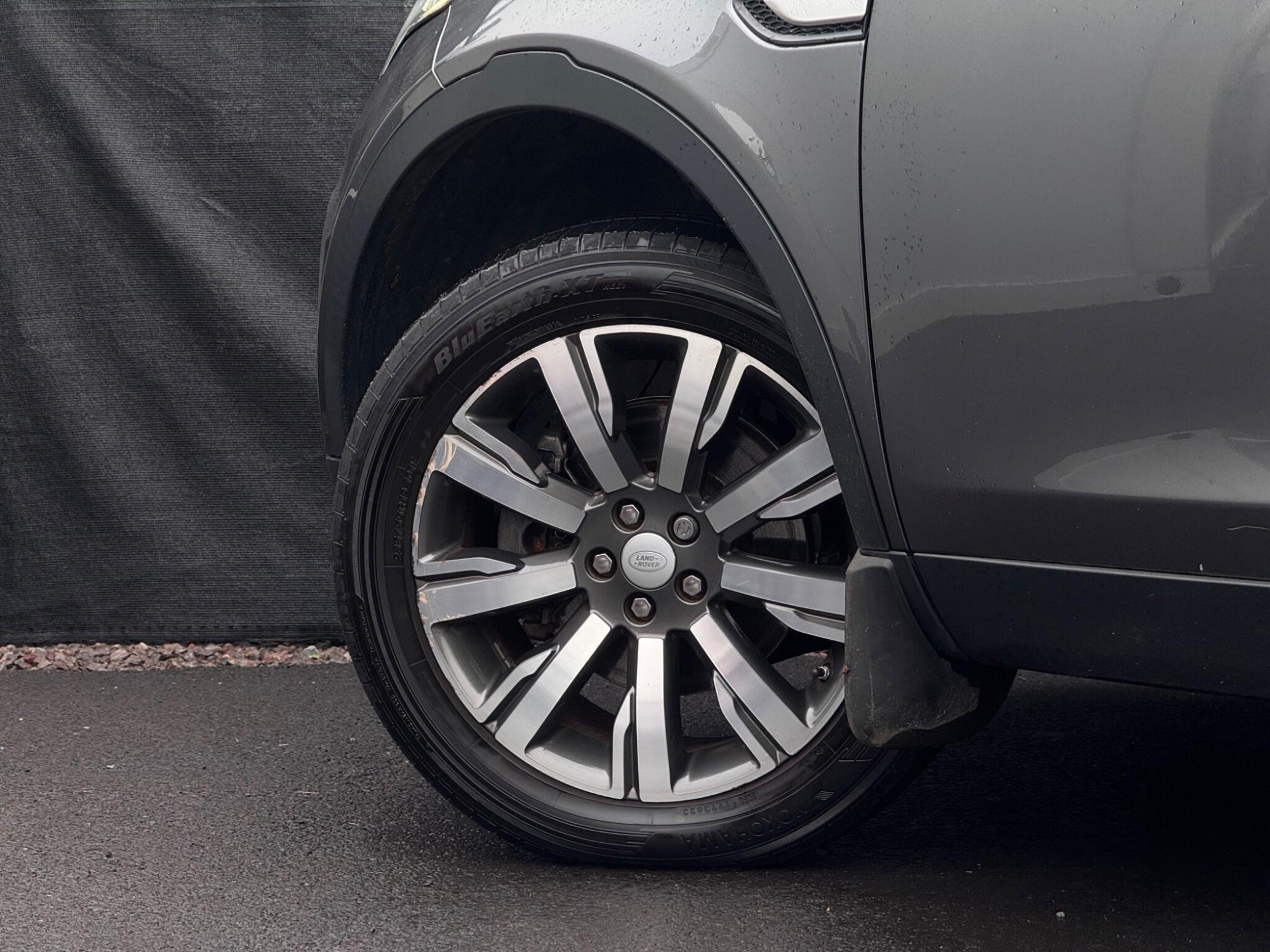 2016 Land Rover Discovery Sport image 24