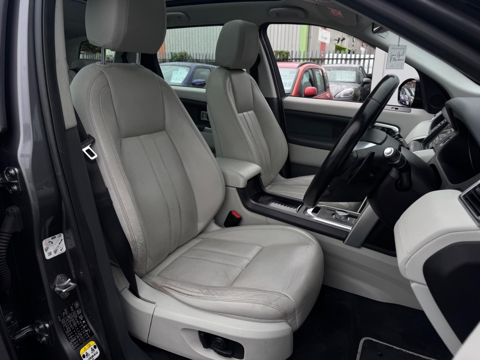 2016 Land Rover Discovery Sport image 22