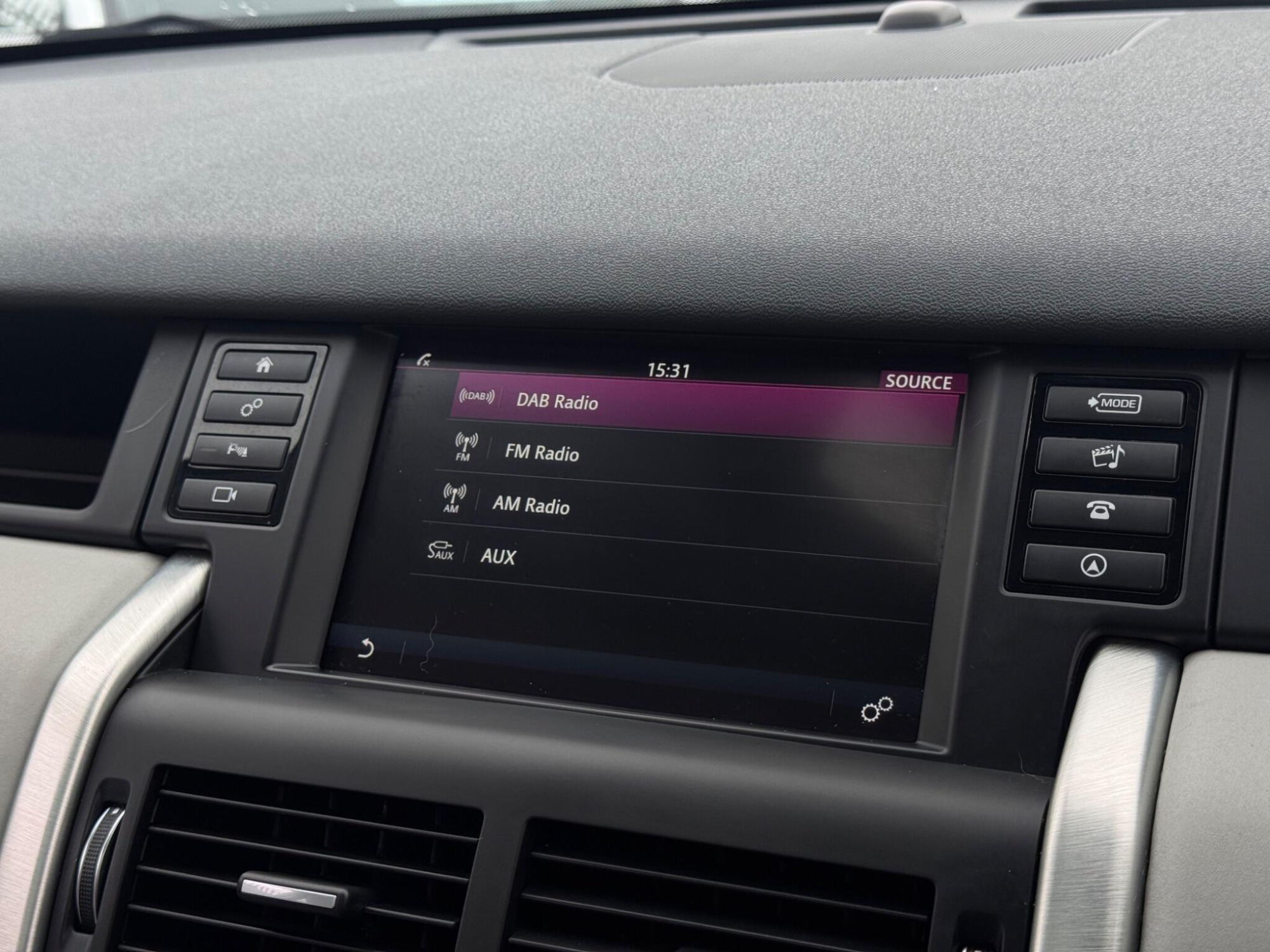 2016 Land Rover Discovery Sport image 28