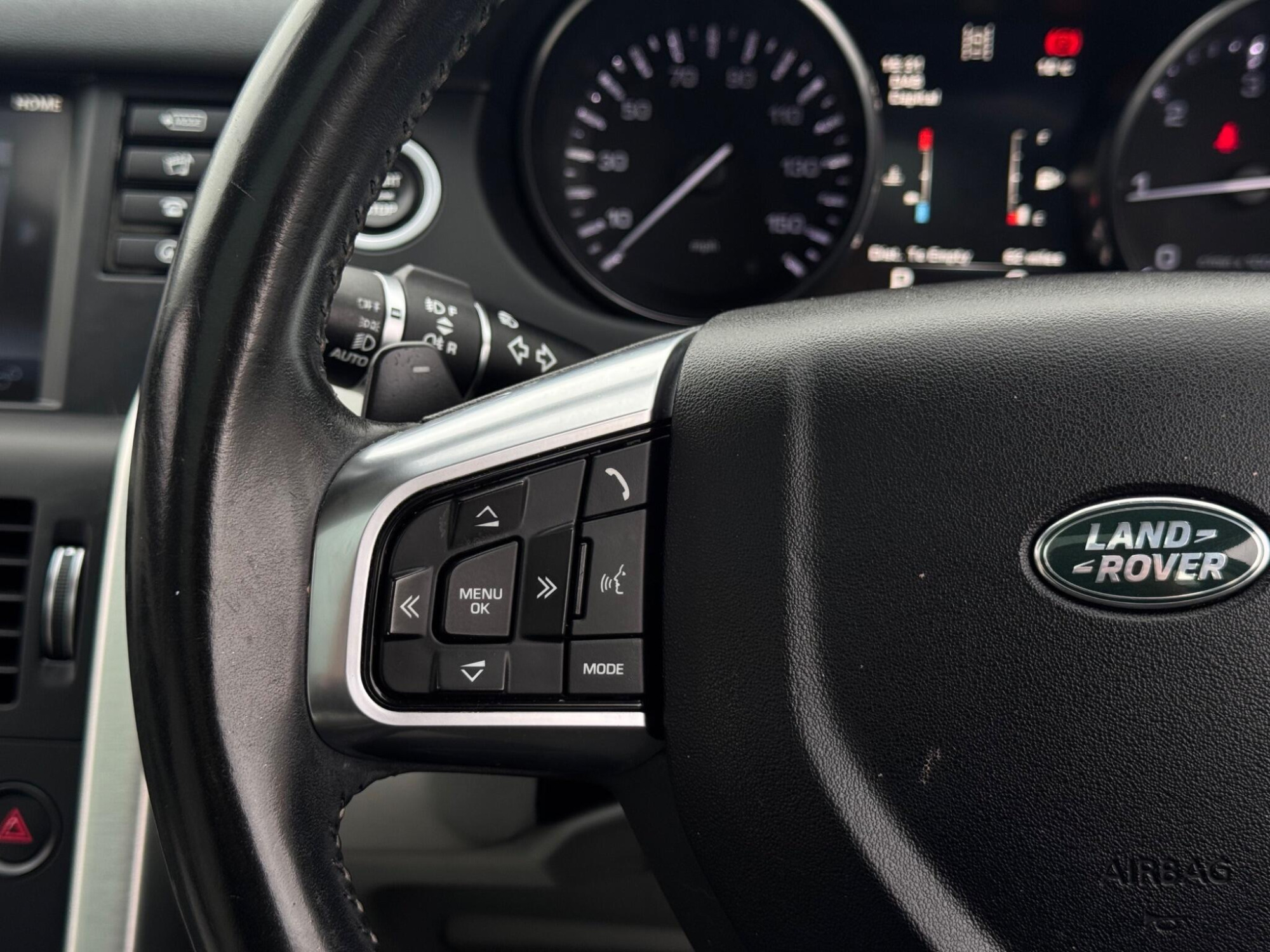 2016 Land Rover Discovery Sport image 33