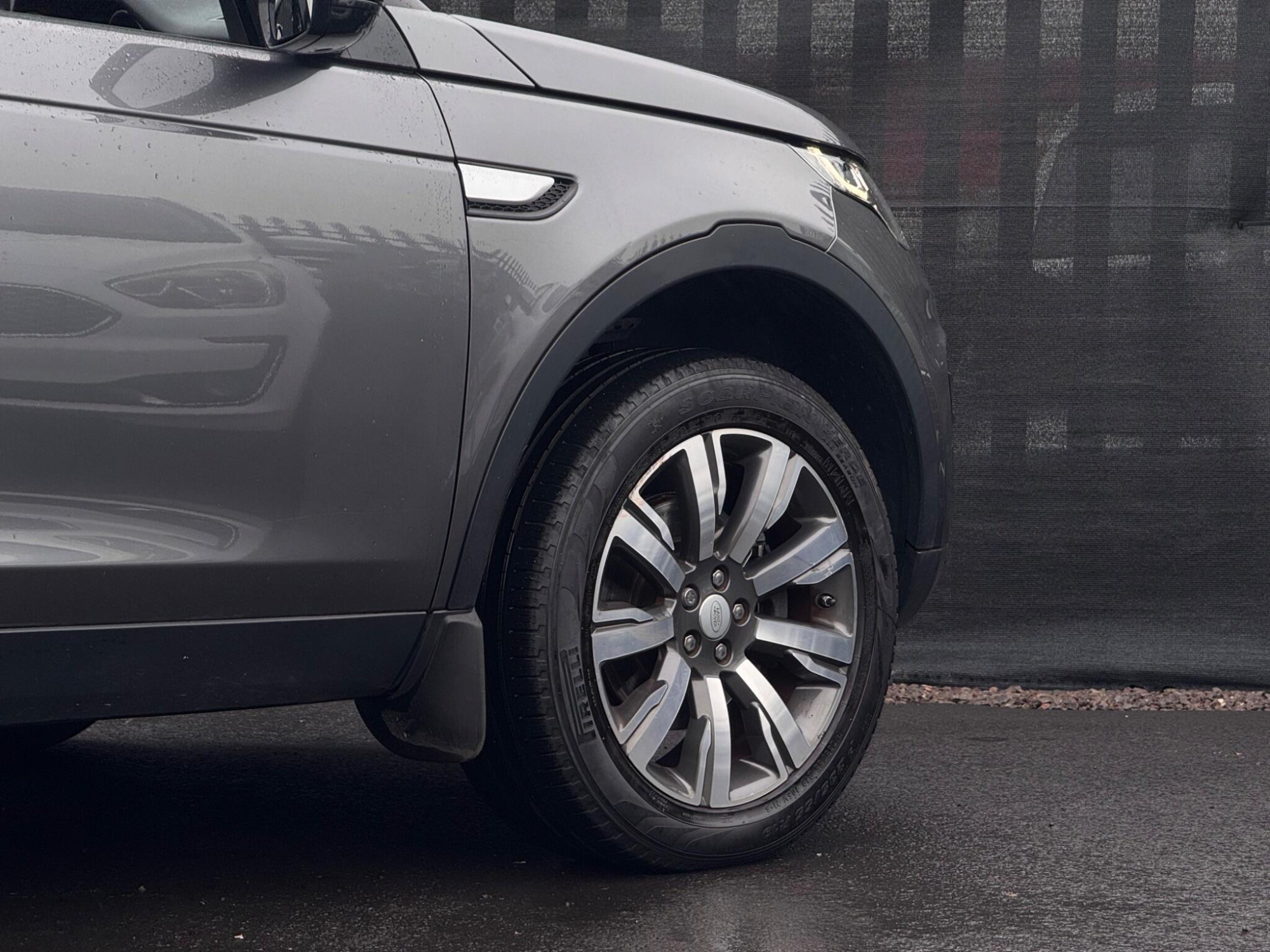 2016 Land Rover Discovery Sport image 14