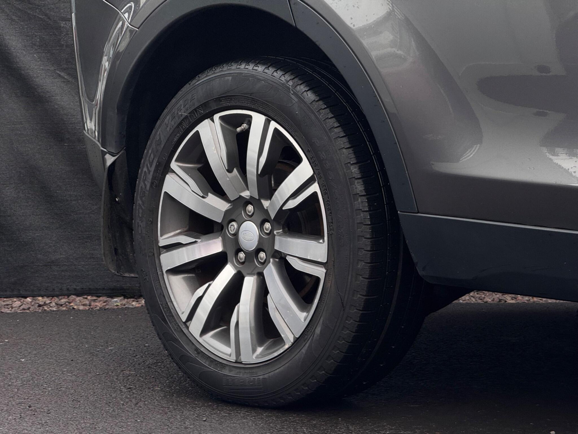 2016 Land Rover Discovery Sport image 13