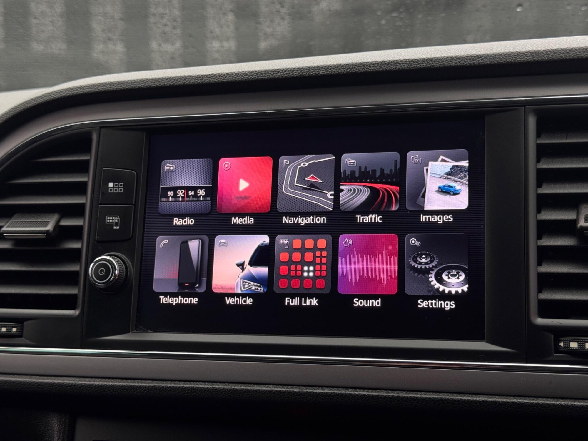 2018 SEAT Leon image 21