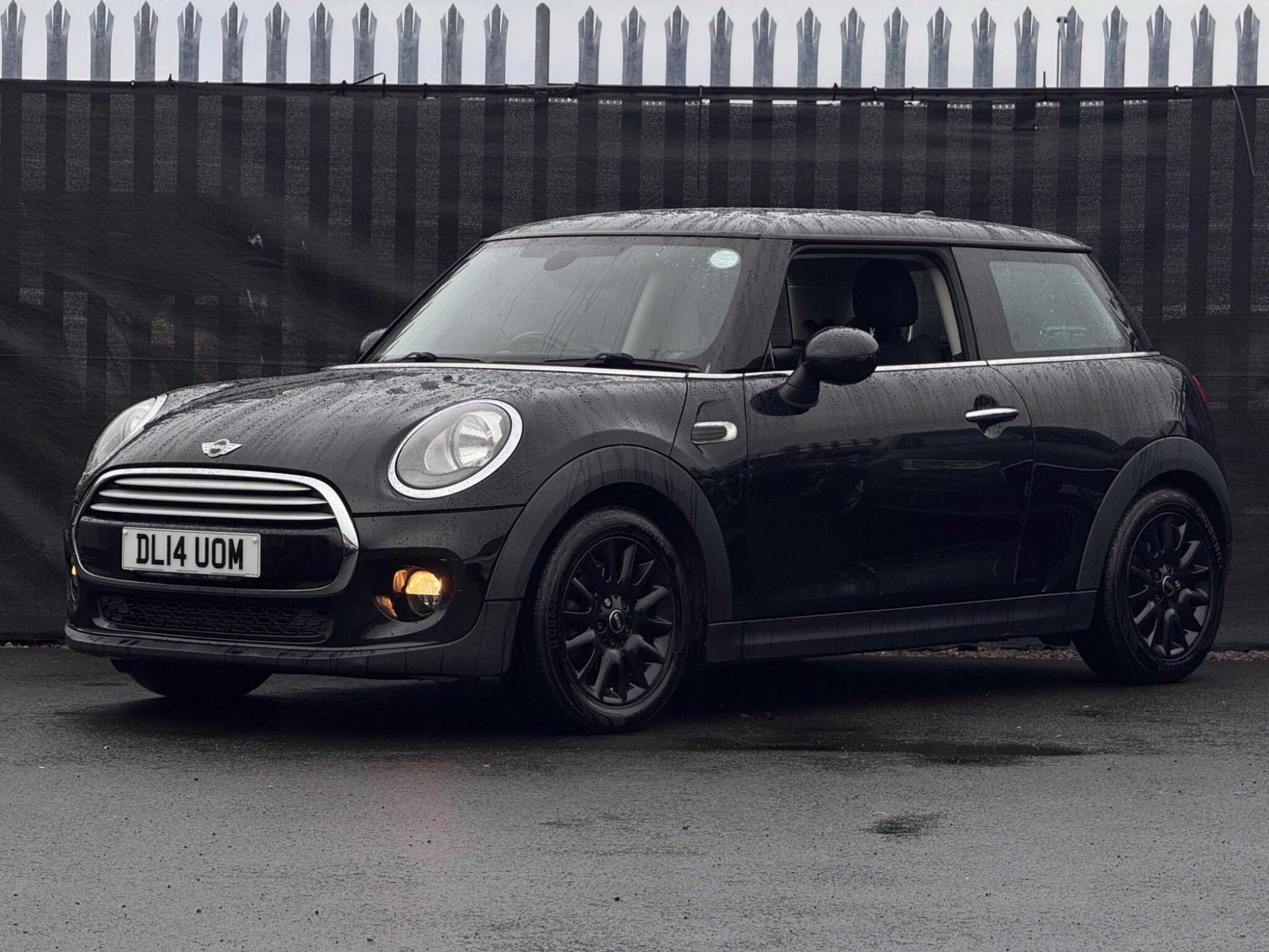 2014 MINI Hatch image 7