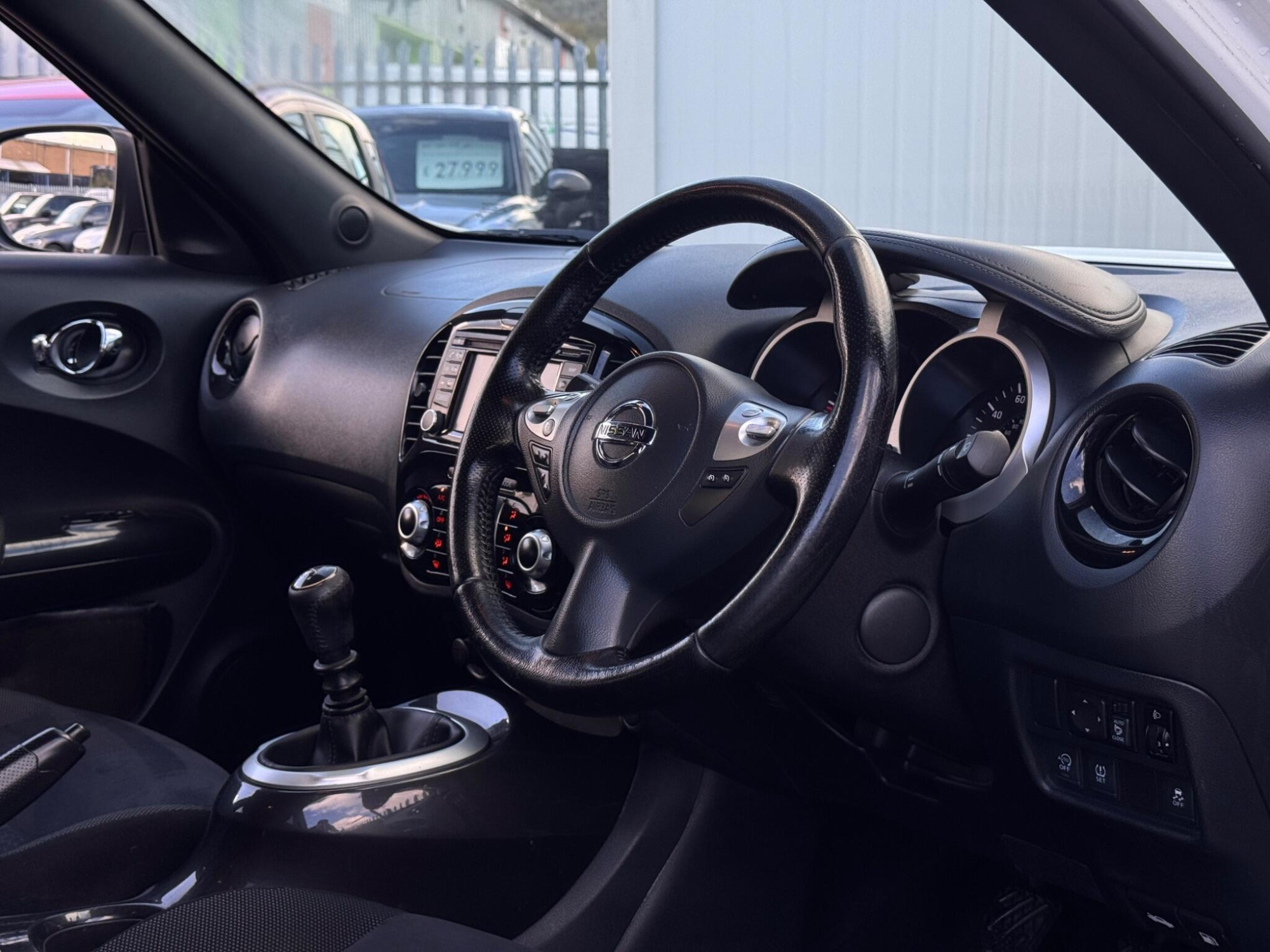 2016 Nissan Juke image 3