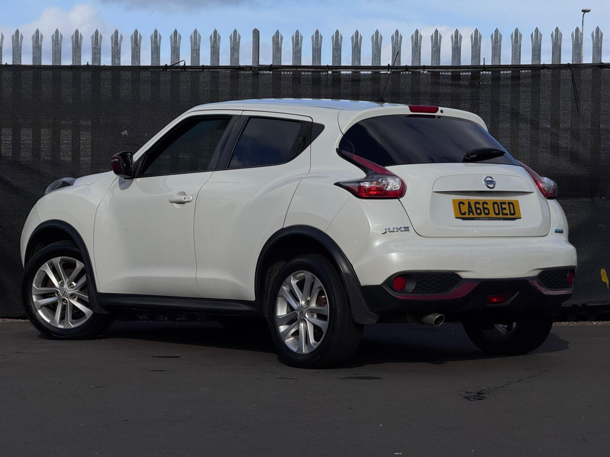 2016 Nissan Juke image 2