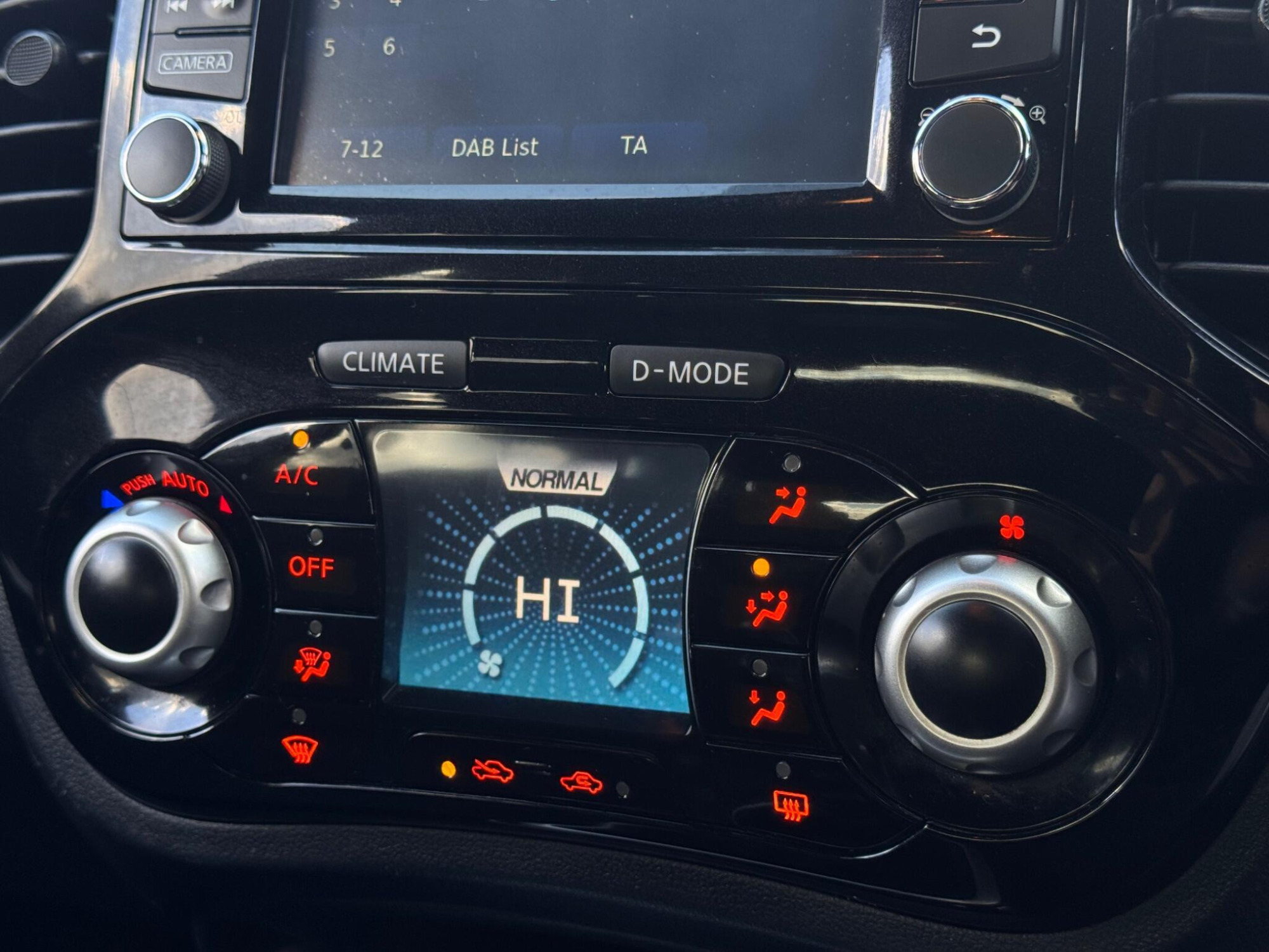 2016 Nissan Juke image 24