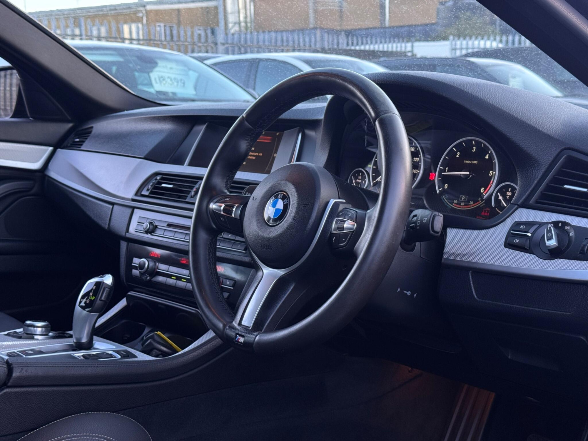 2016 BMW 5 Series image 3