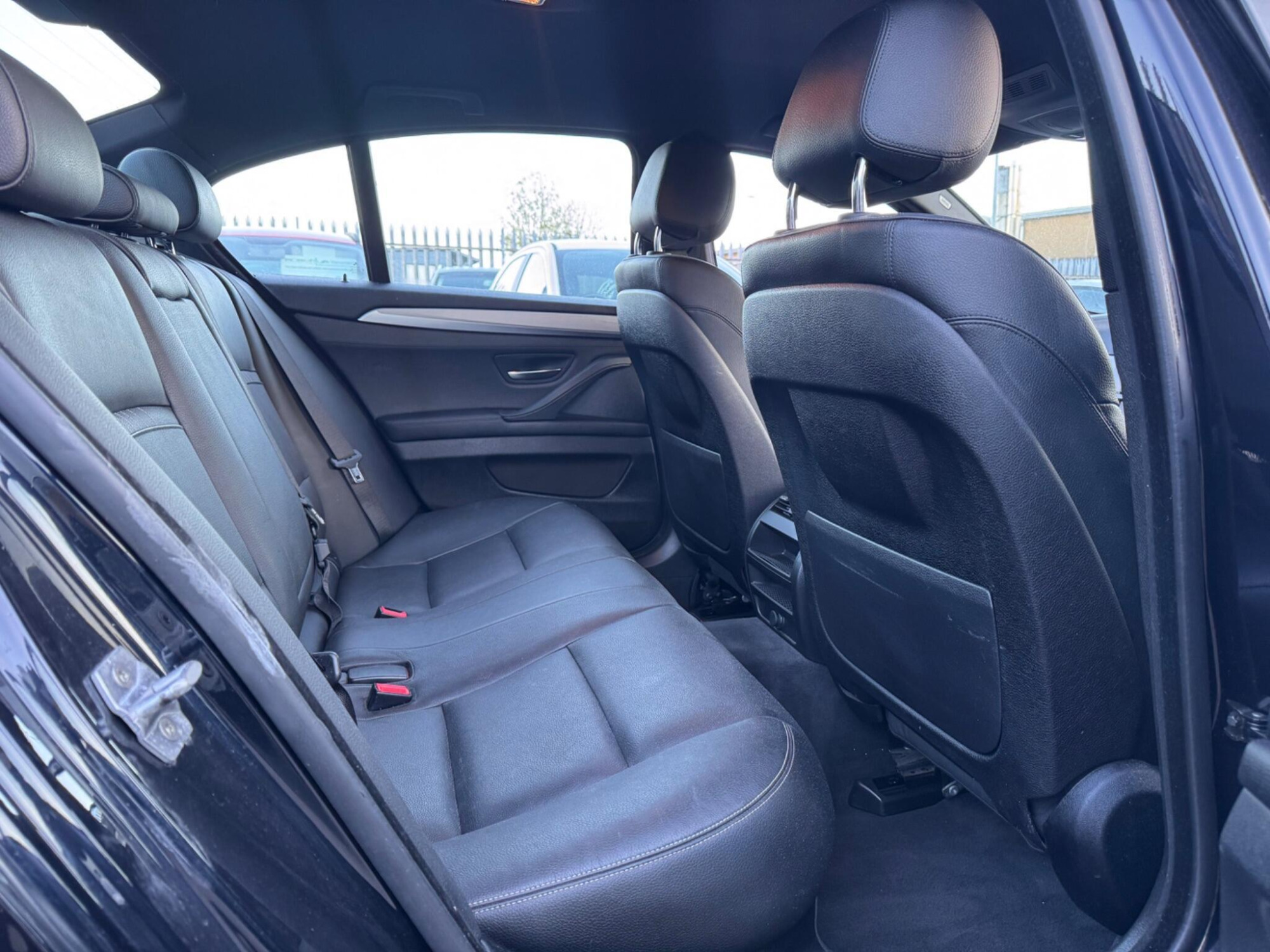 2016 BMW 5 Series image 8