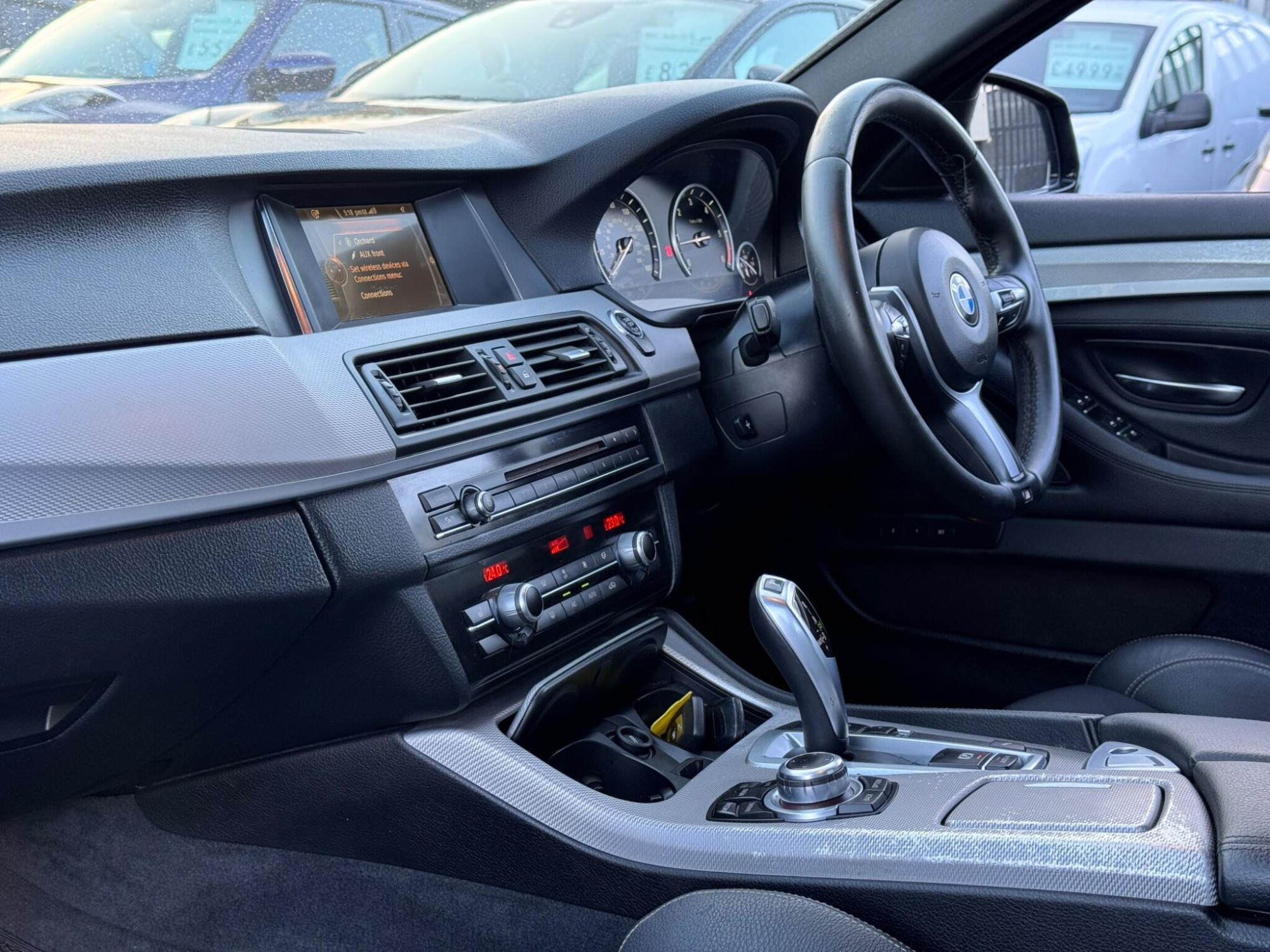 2016 BMW 5 Series image 9