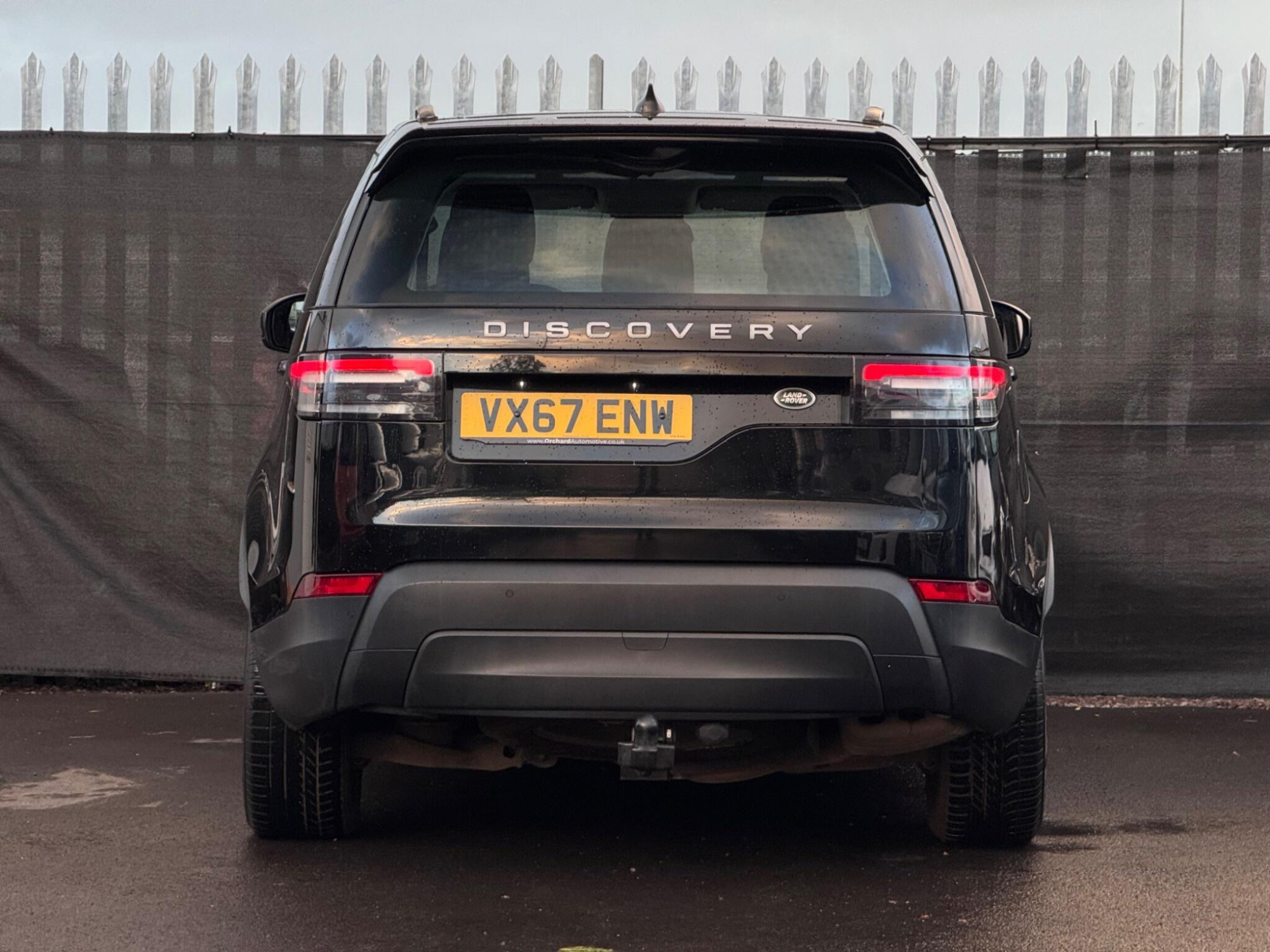 2017 Land Rover Discovery image 12