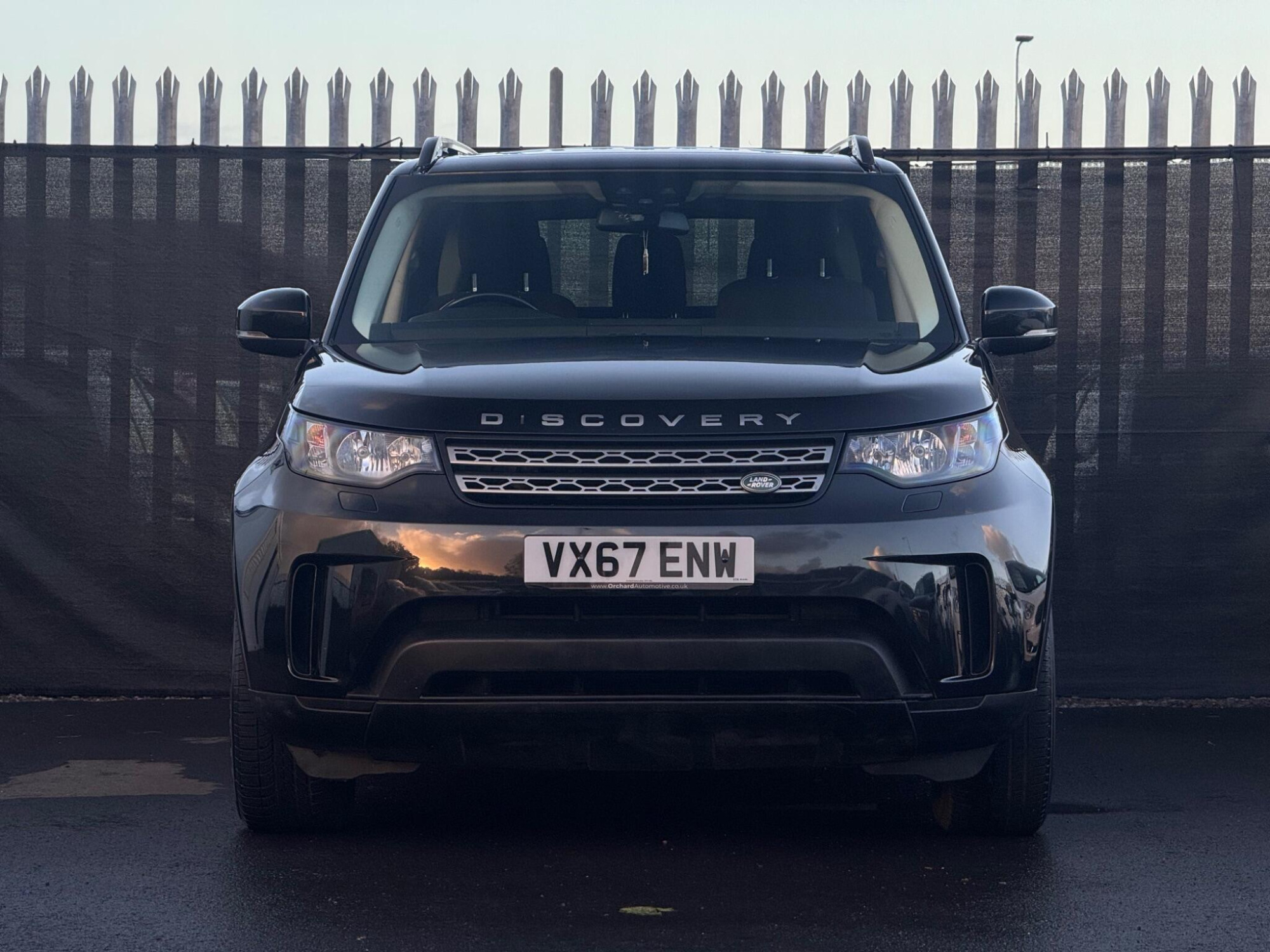 2017 Land Rover Discovery image 4