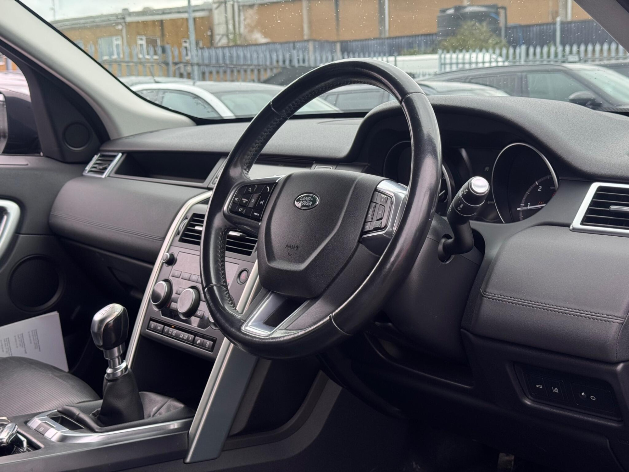 2018 Land Rover Discovery Sport image 3