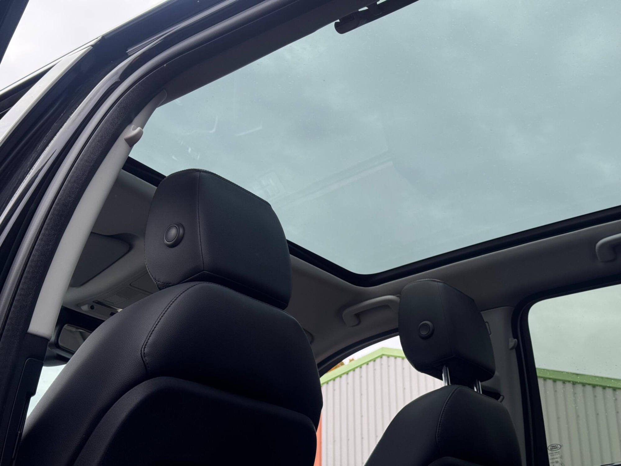 2018 Land Rover Discovery Sport image 16