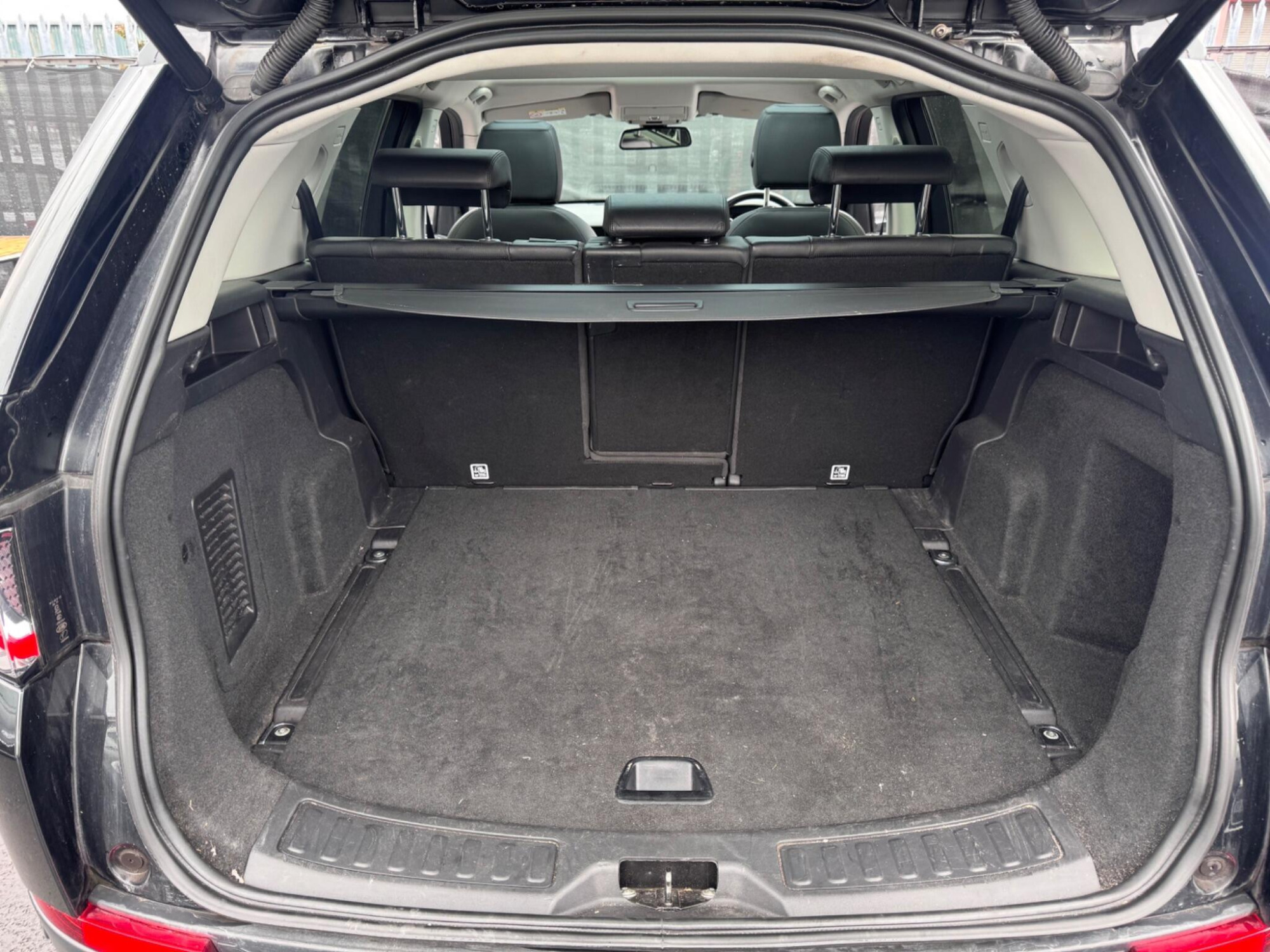 2018 Land Rover Discovery Sport image 9