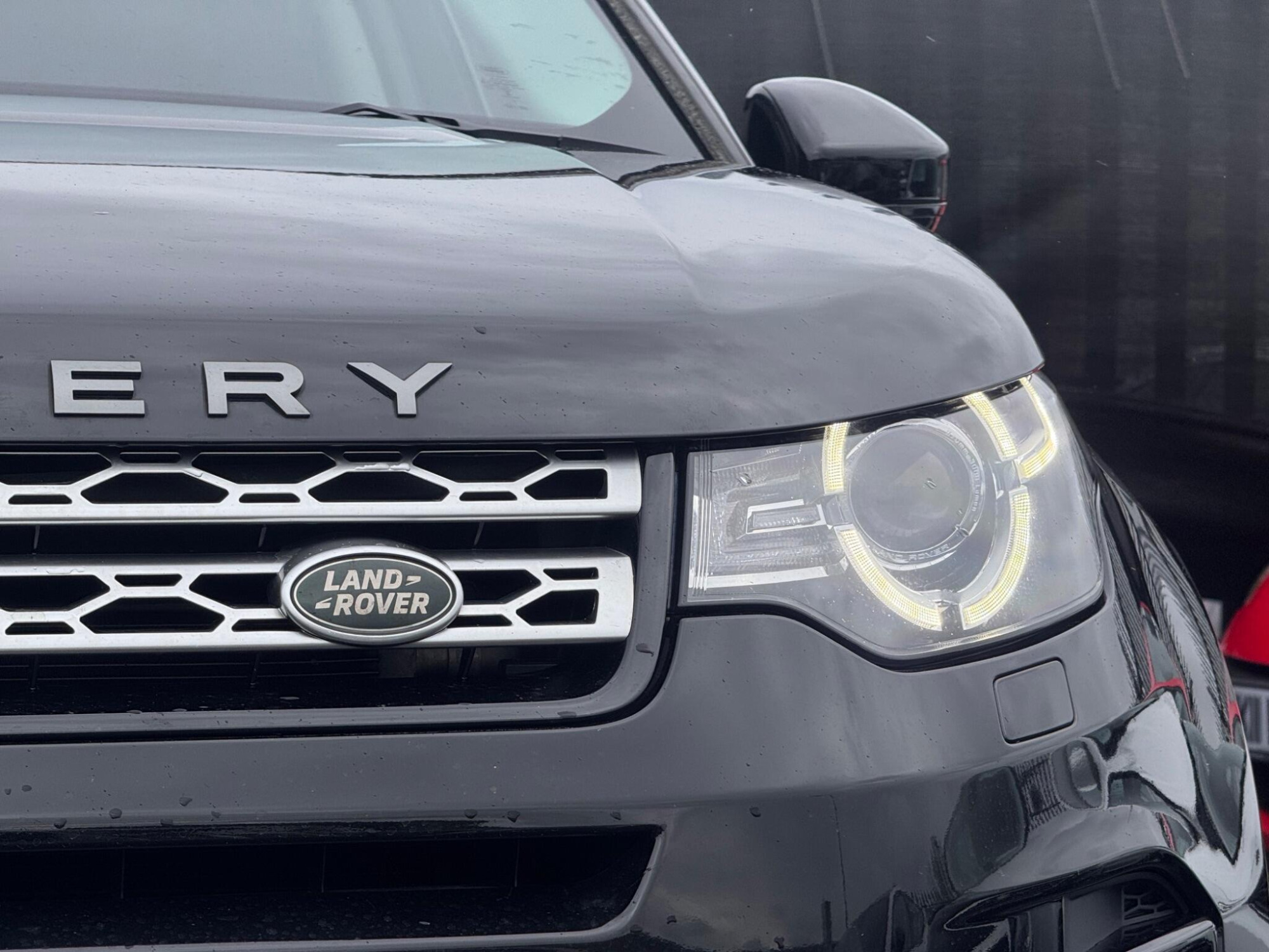 2018 Land Rover Discovery Sport image 17