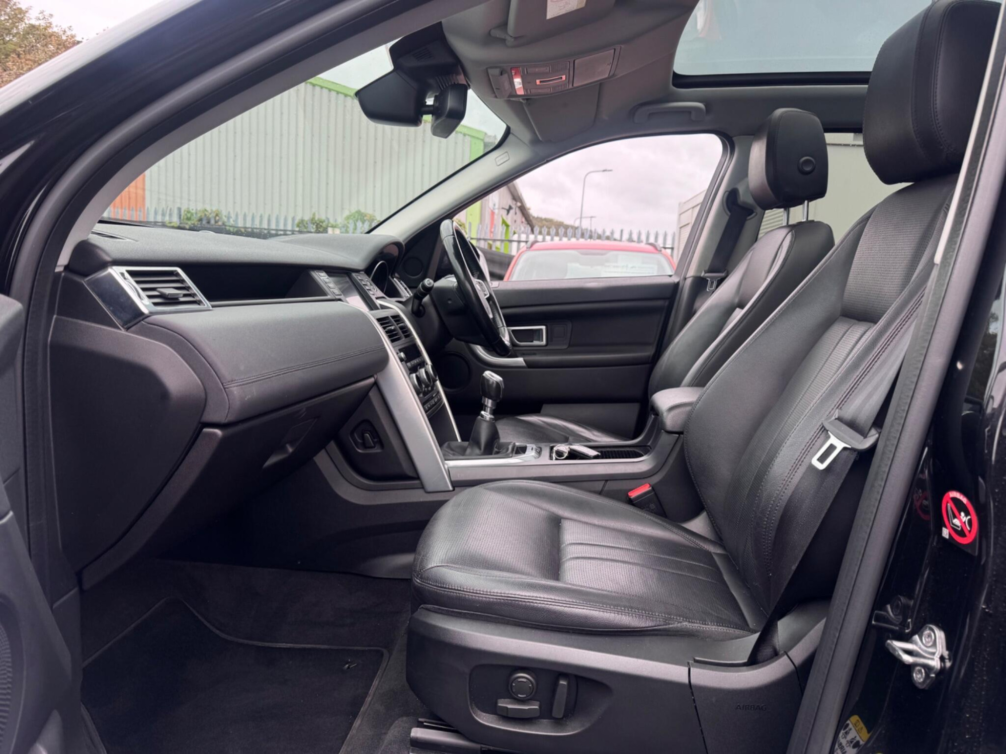 2018 Land Rover Discovery Sport image 15