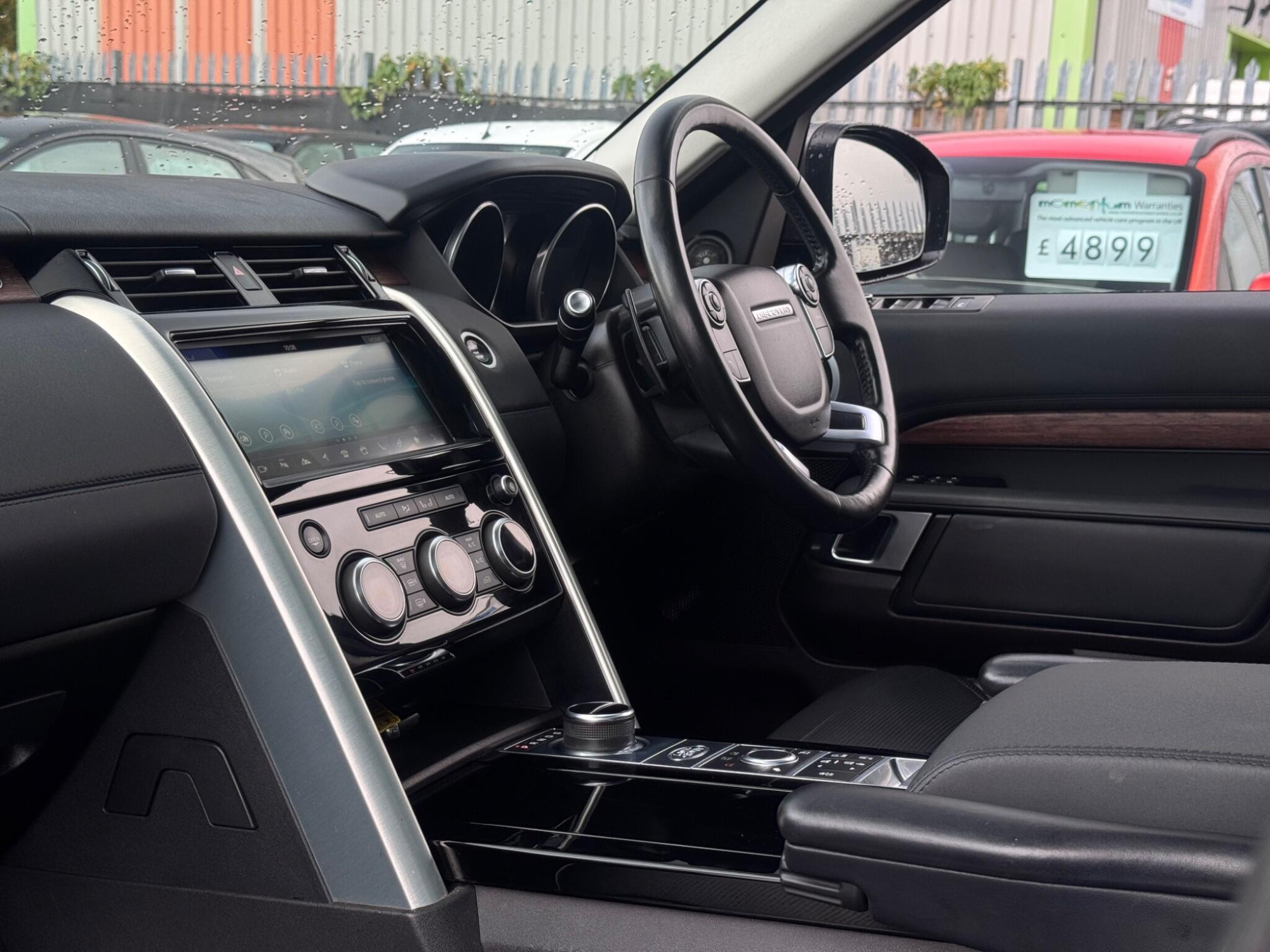 2017 Land Rover Discovery image 4