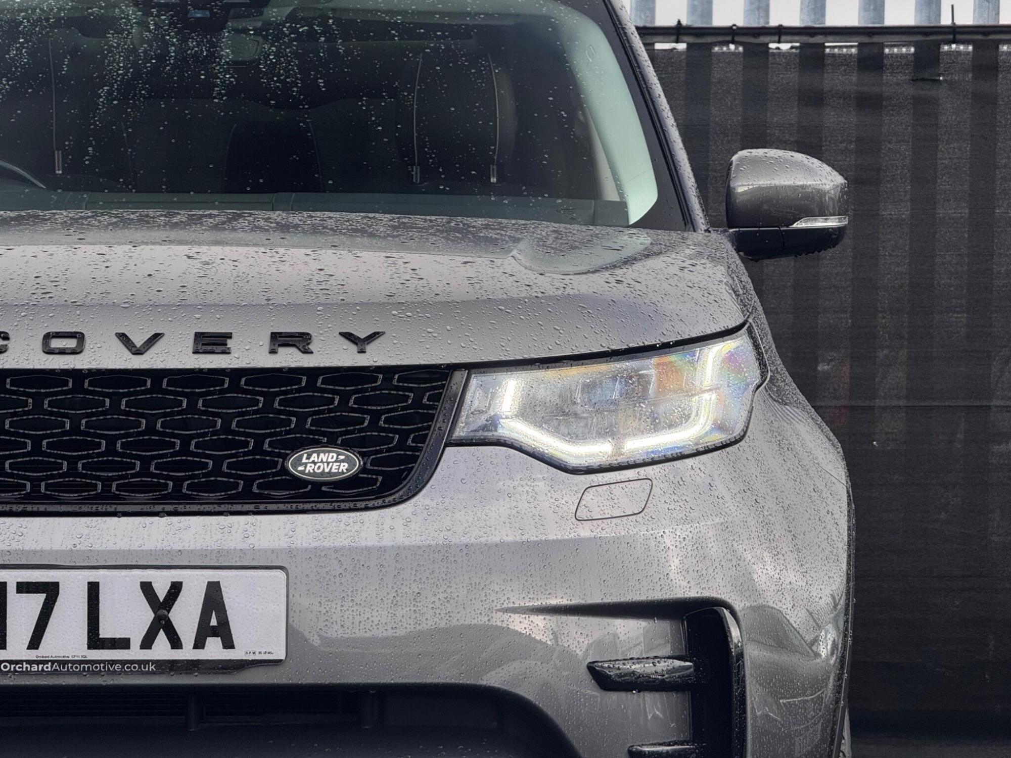 2017 Land Rover Discovery image 21