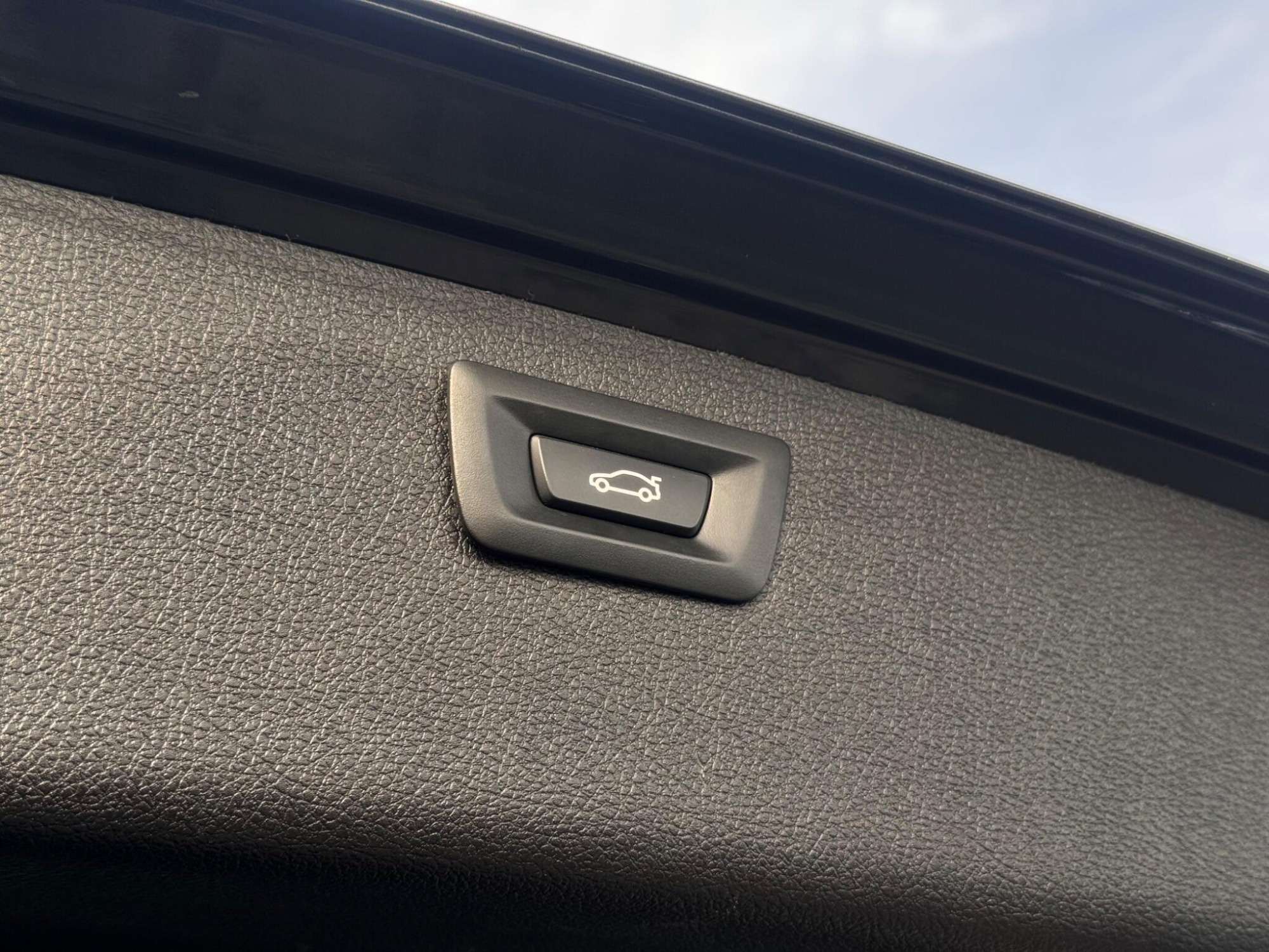 2015 BMW 3 Series image 11