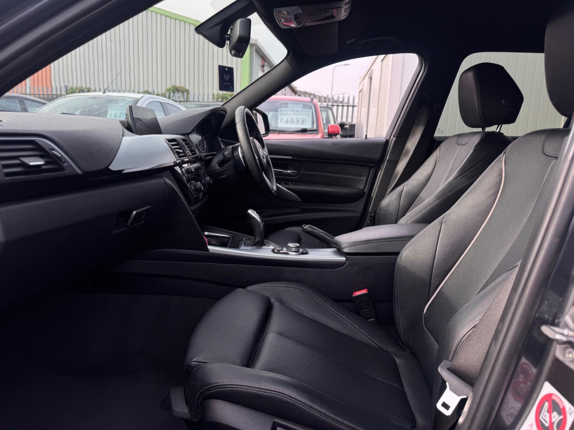 2015 BMW 3 Series image 14