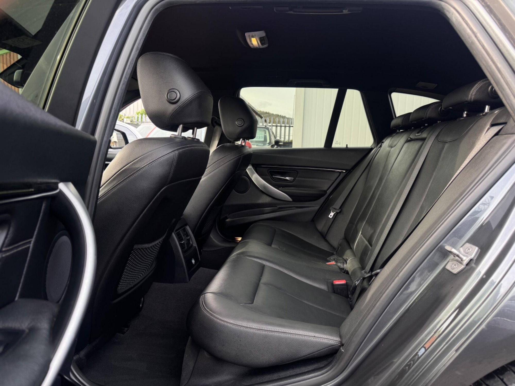 2015 BMW 3 Series image 15