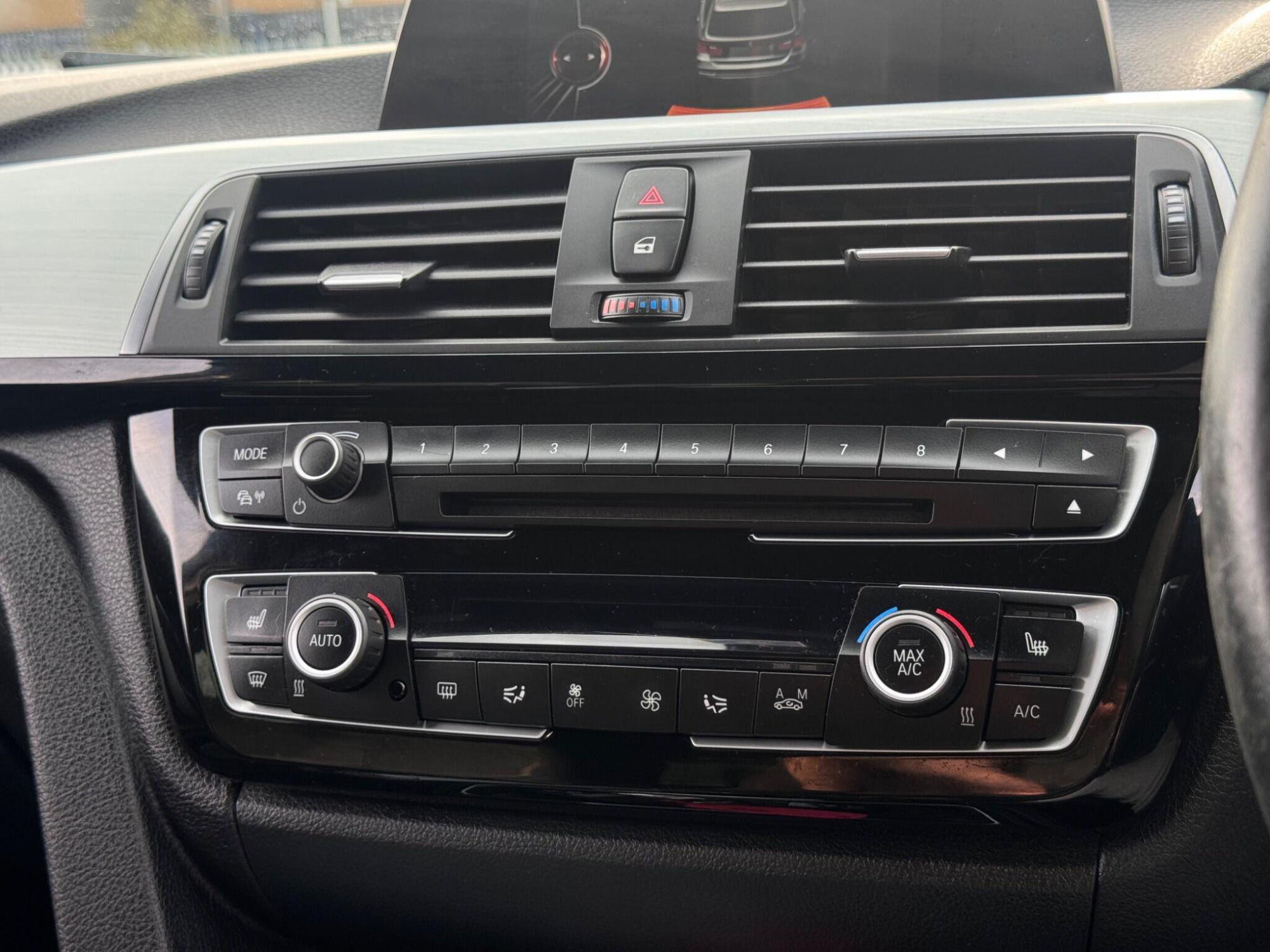 2015 BMW 3 Series image 19