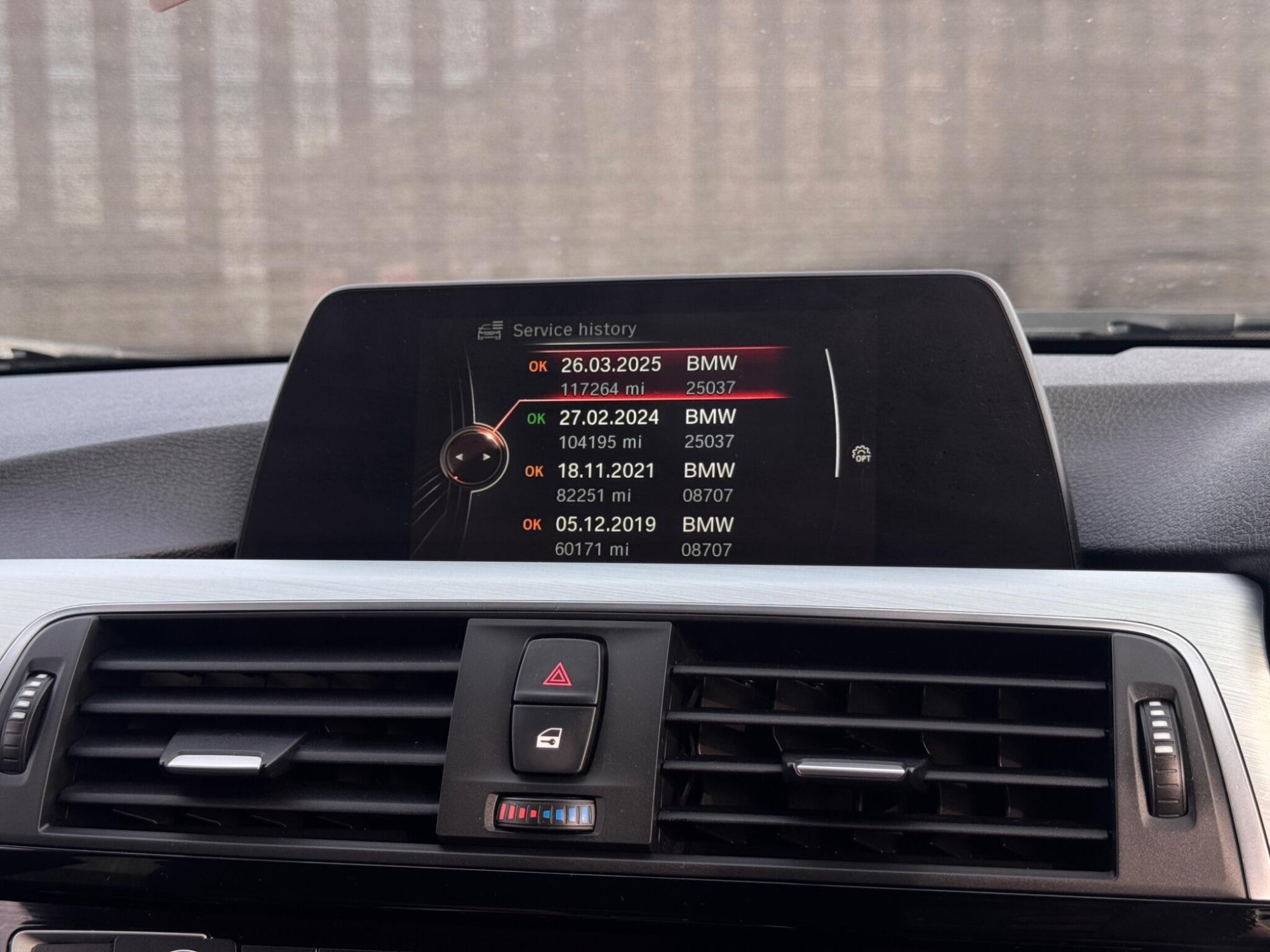 2015 BMW 3 Series image 25