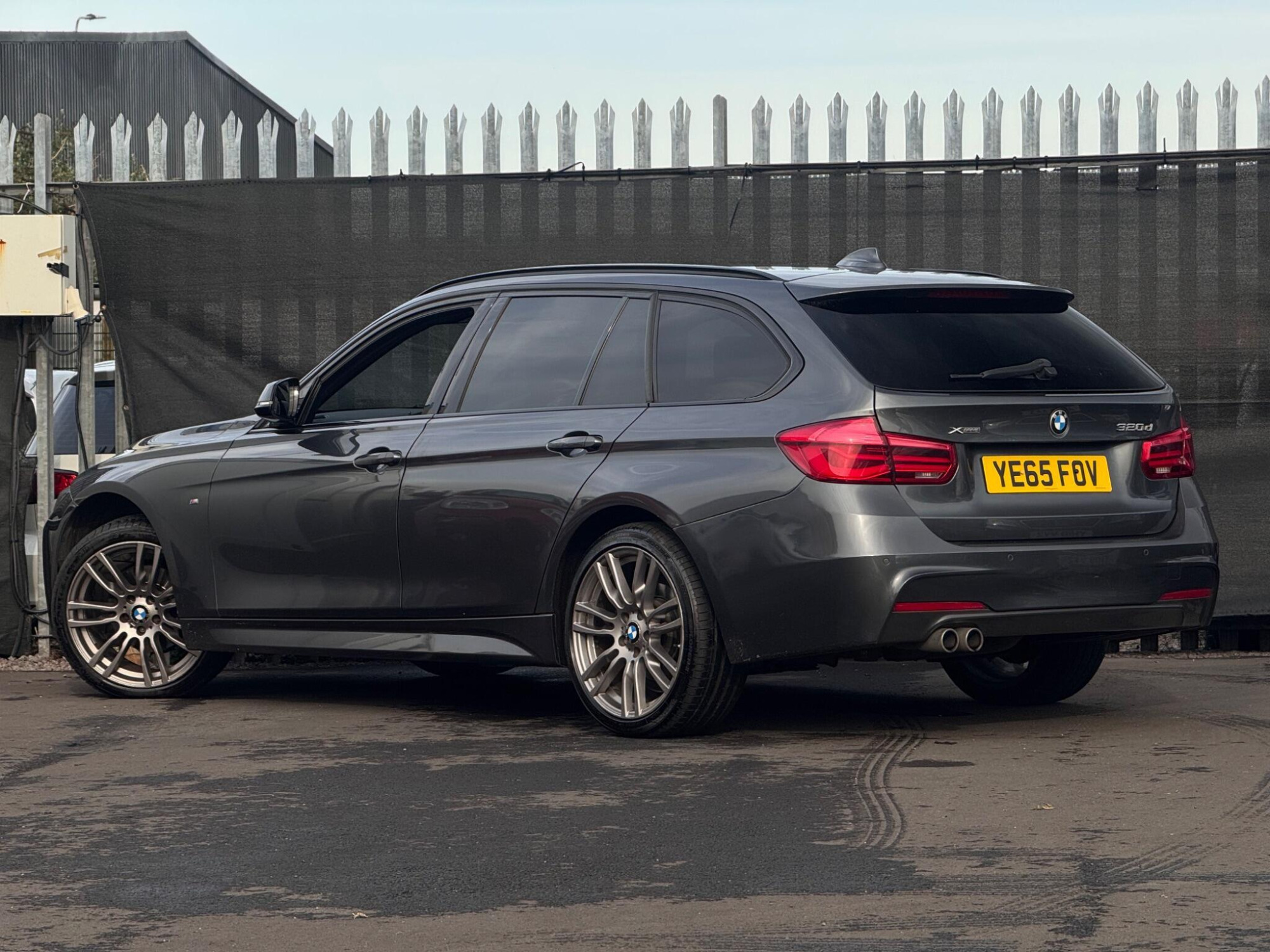 2015 BMW 3 Series image 2