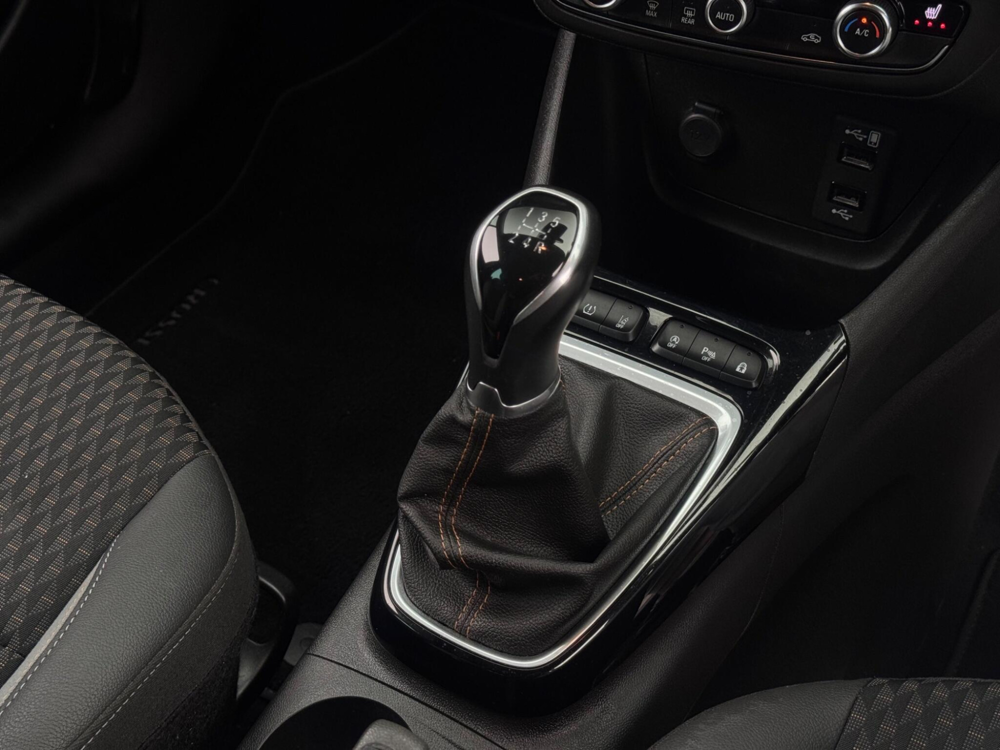2020 Vauxhall Crossland X image 21