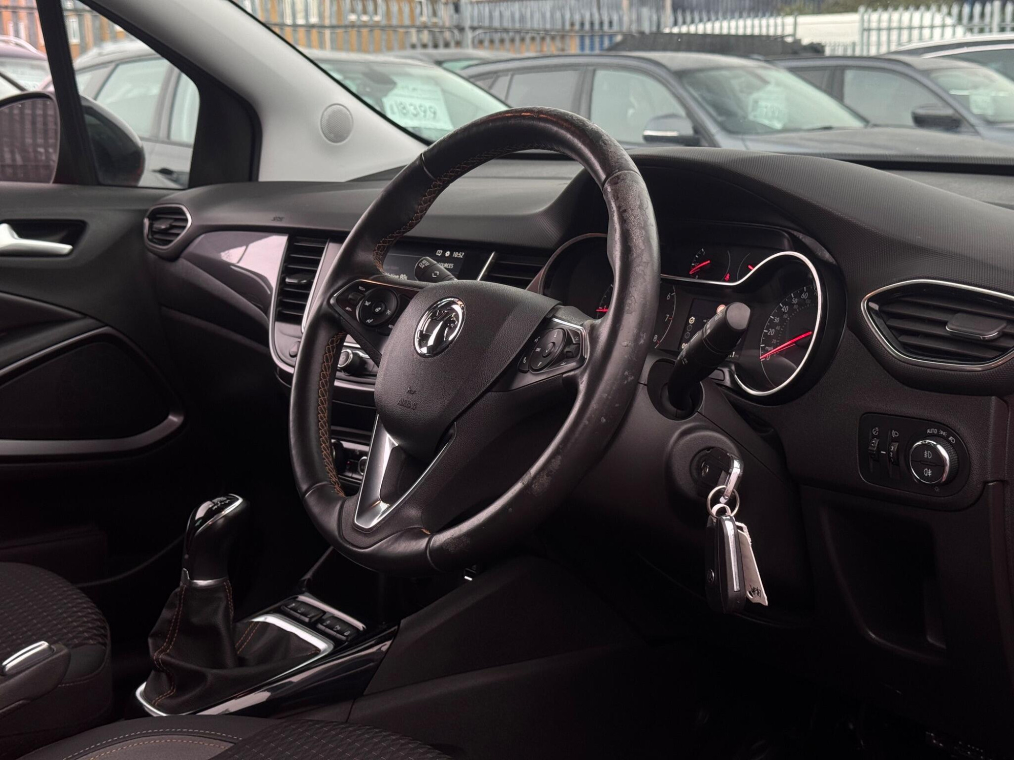 2020 Vauxhall Crossland X image 3