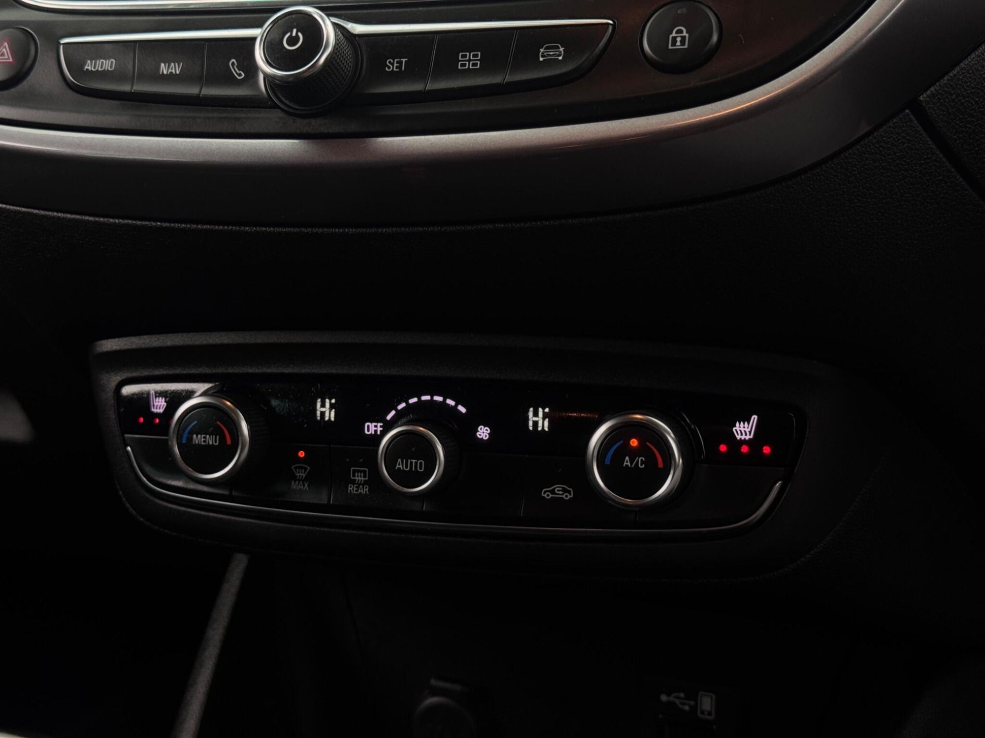 2020 Vauxhall Crossland X image 20
