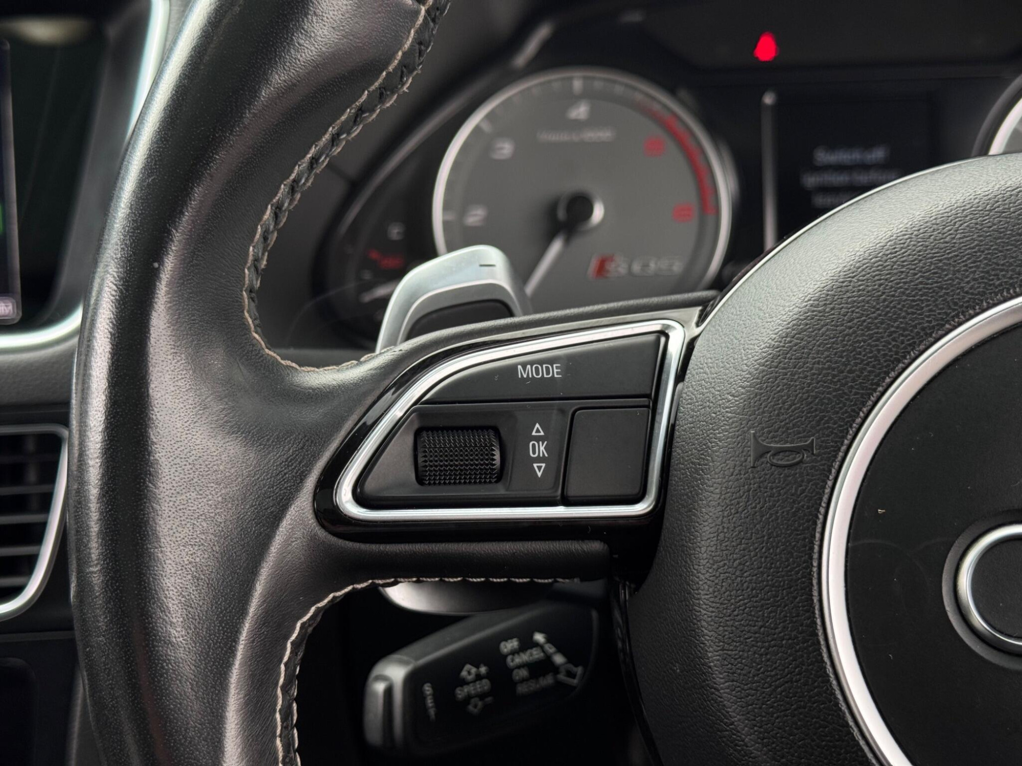 2014 Audi SQ5 image 28