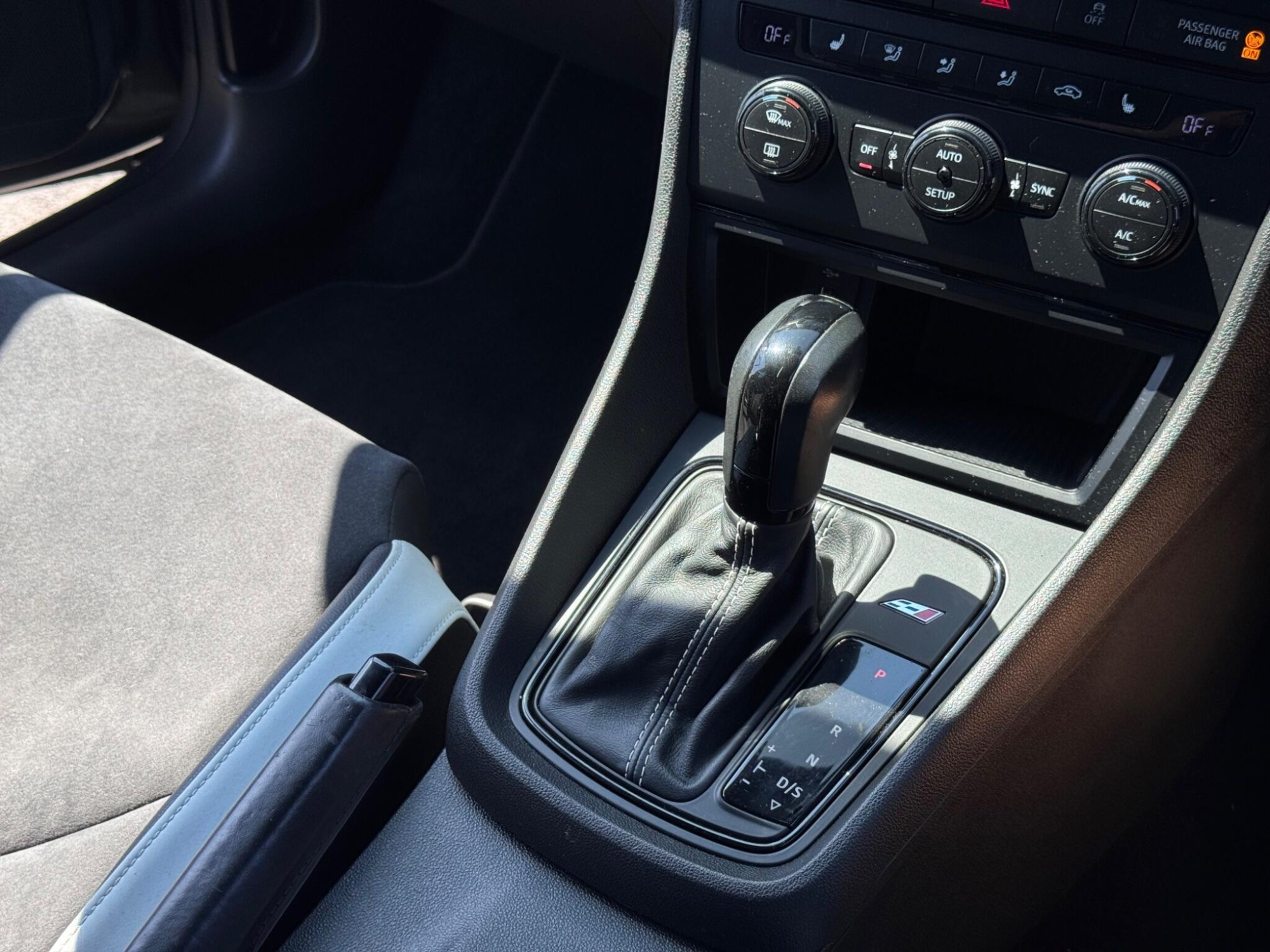 2016 SEAT Leon image 21