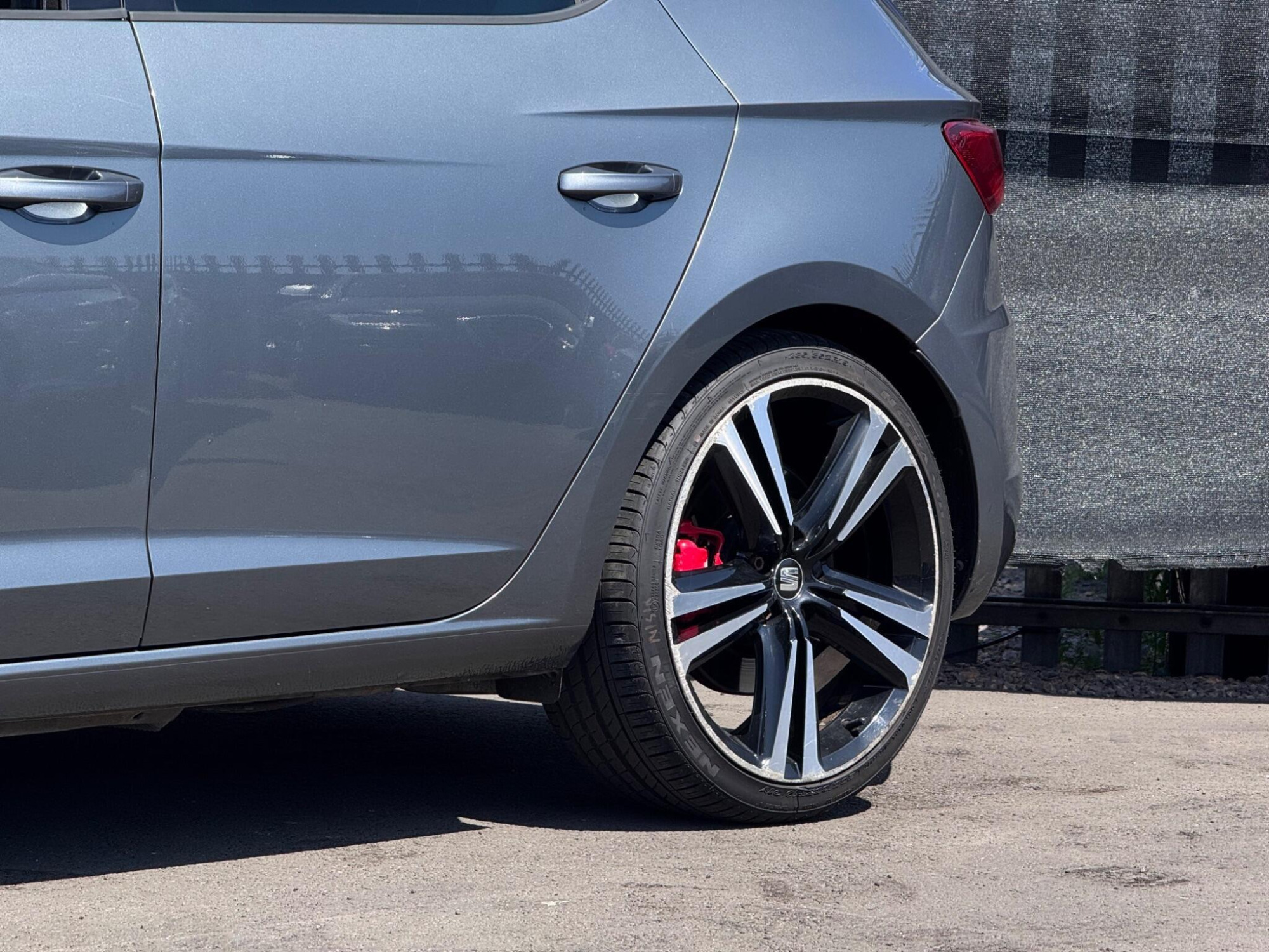 2016 SEAT Leon image 10