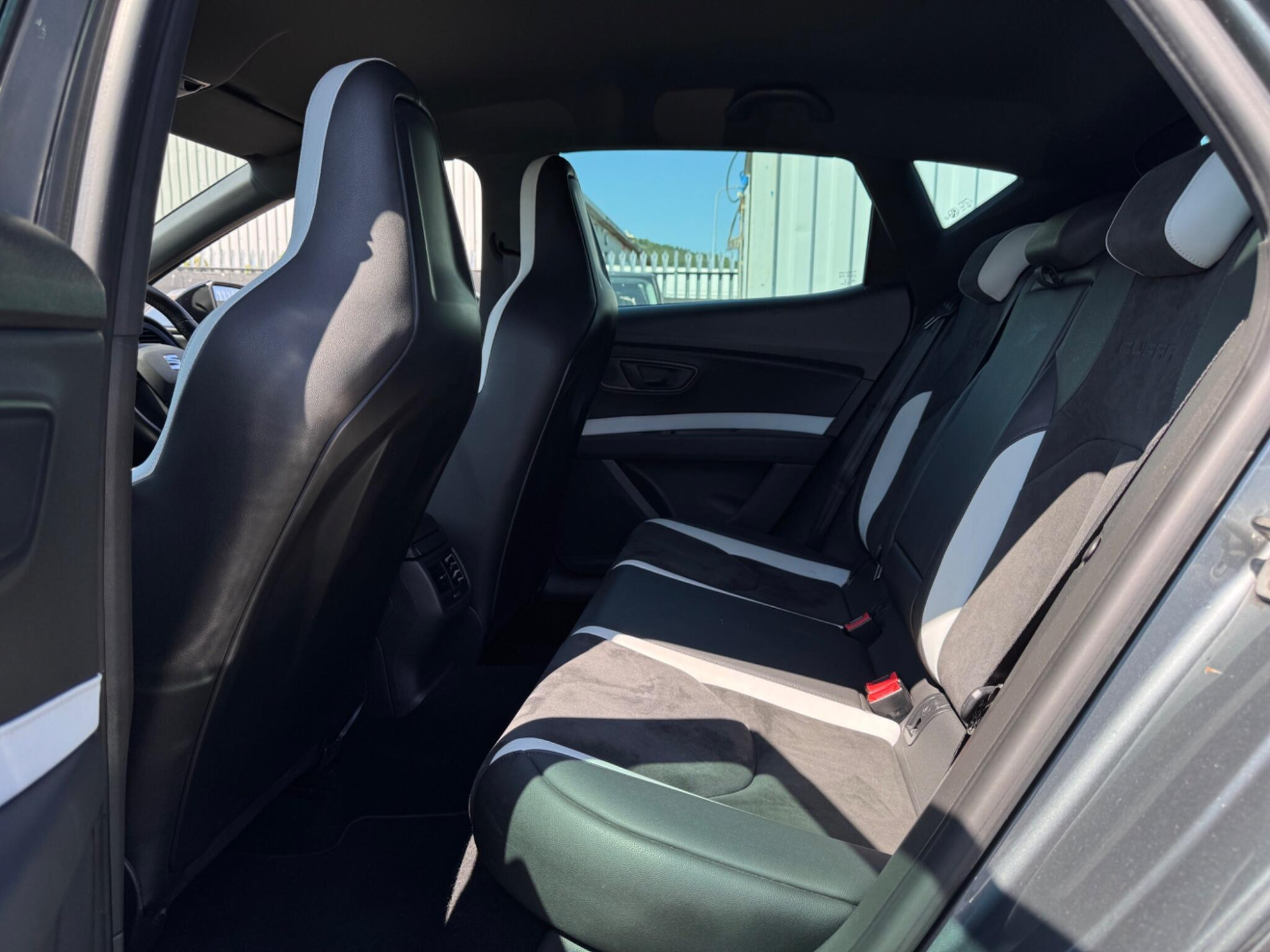 2016 SEAT Leon image 17