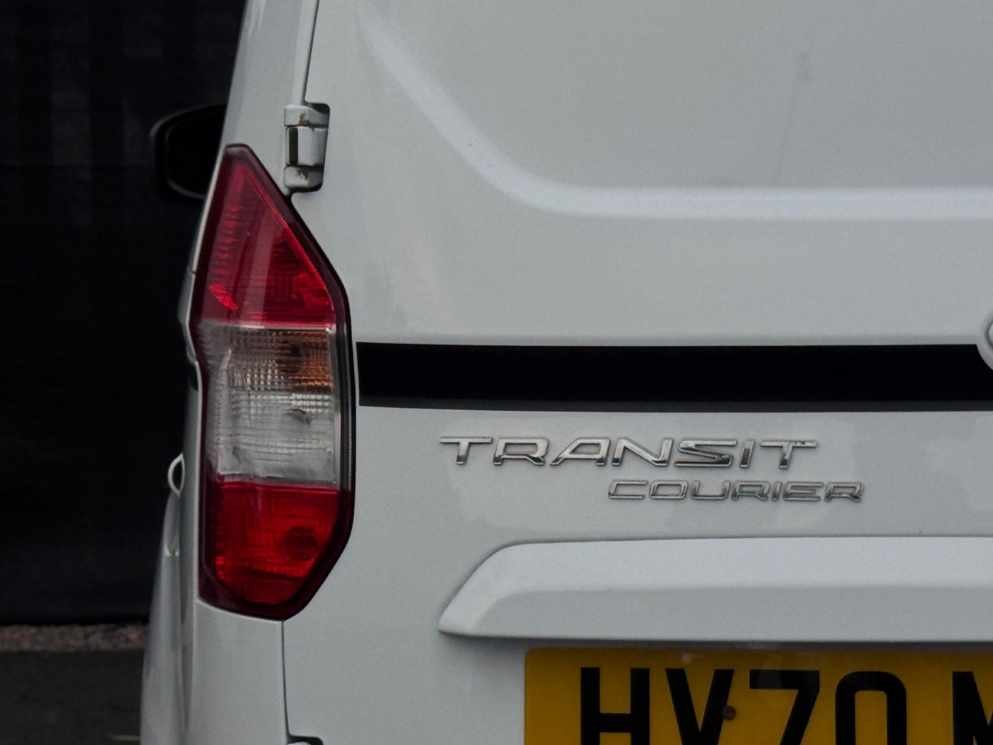 2020 Ford Transit Courier image 12