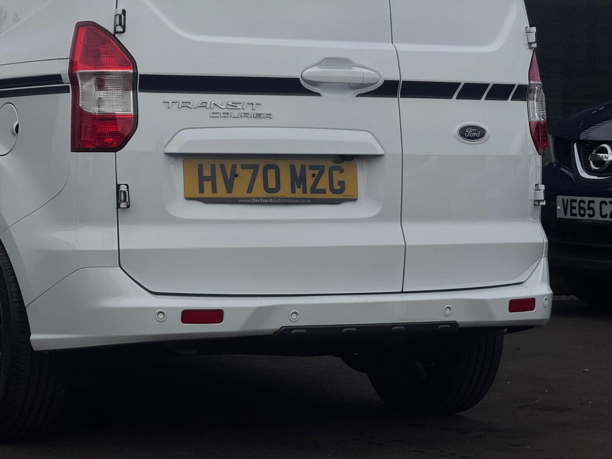 2020 Ford Transit Courier image 11