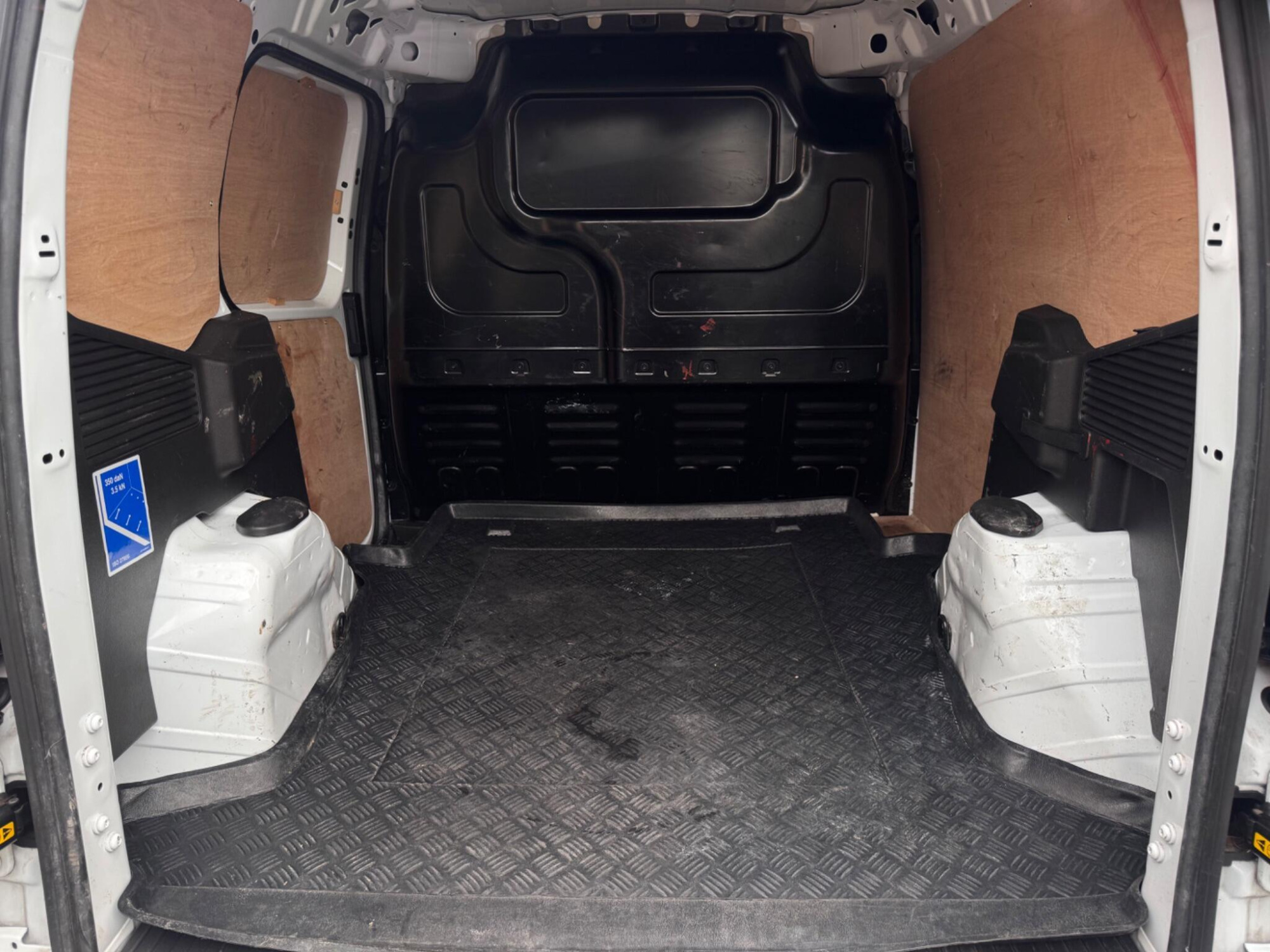2020 Ford Transit Courier image 21