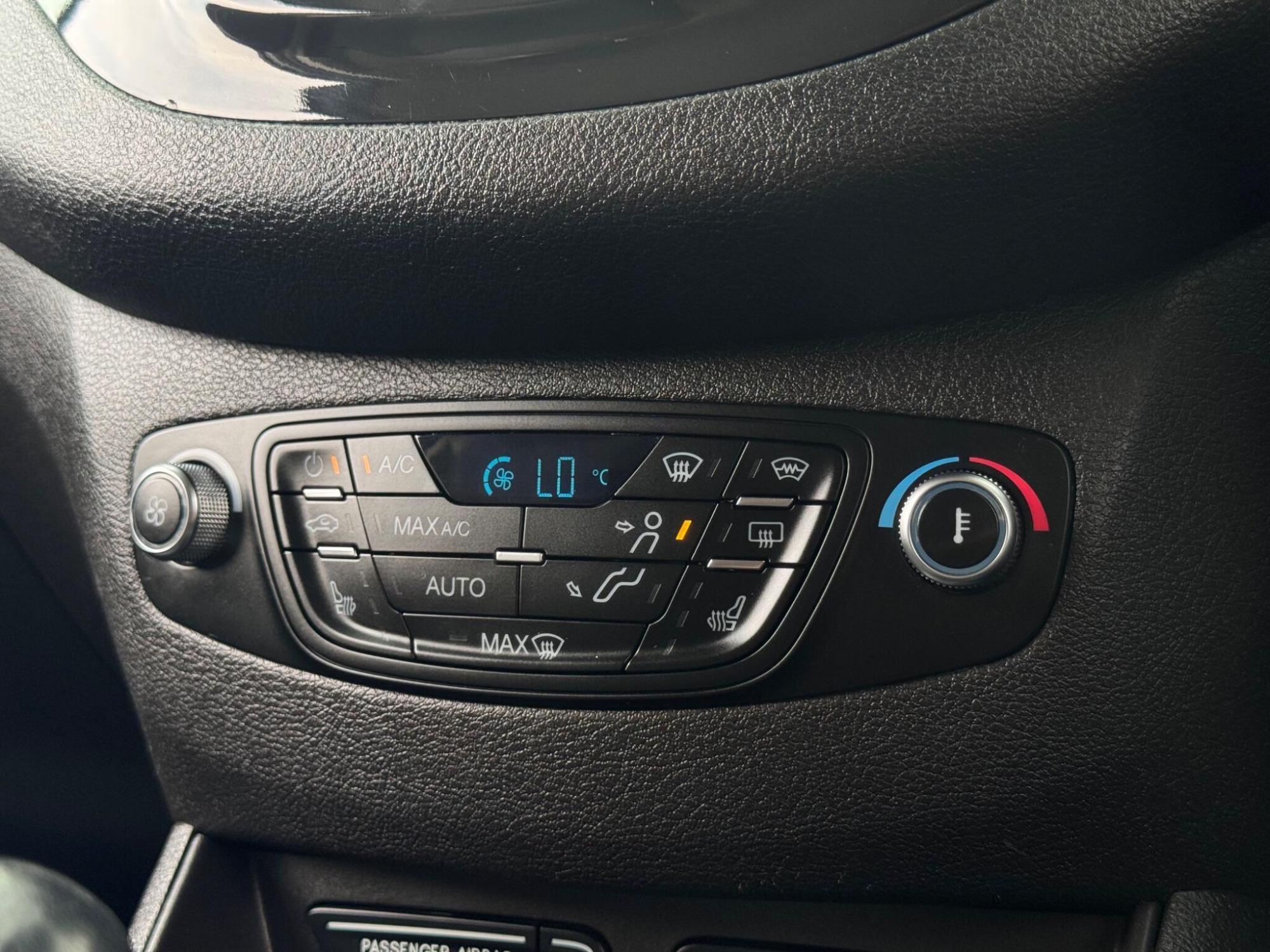 2020 Ford Transit Courier image 17