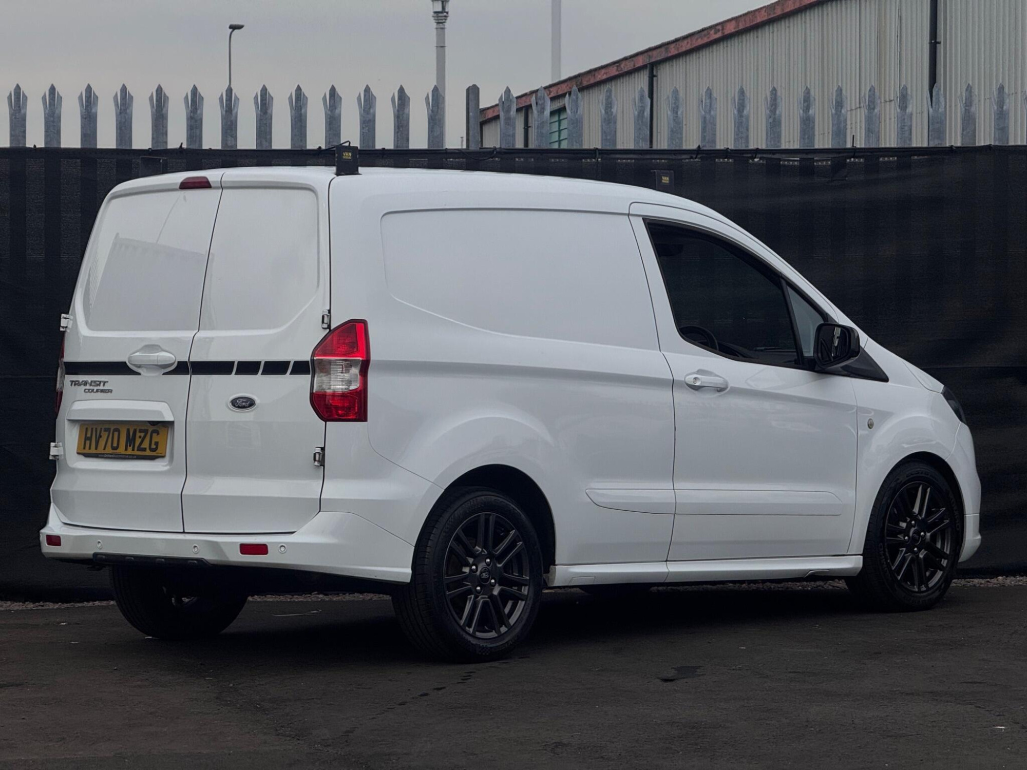 2020 Ford Transit Courier image 6